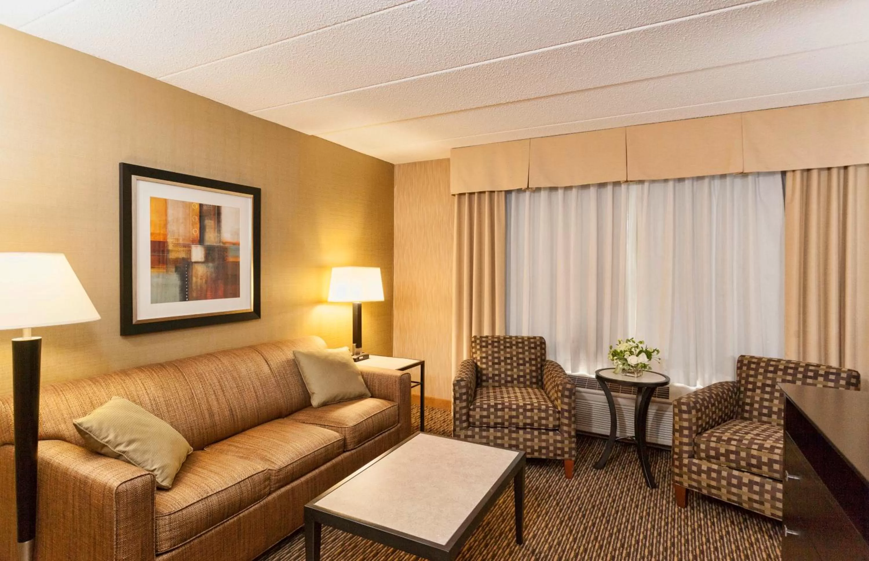 Living room in The Inn on Lake Superior