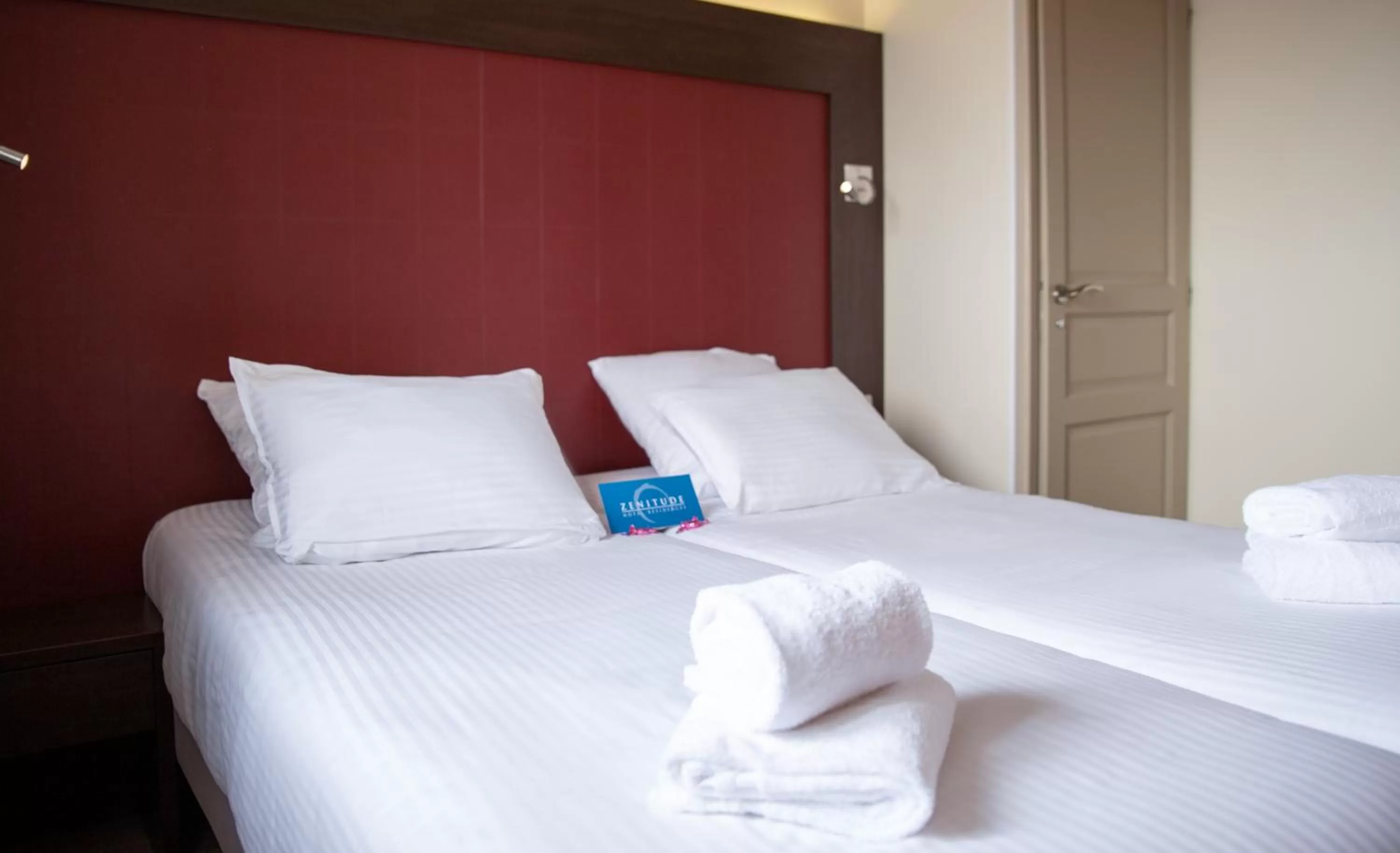 Bed in Clarion Aparthotel Toulouse Blagnac Airport