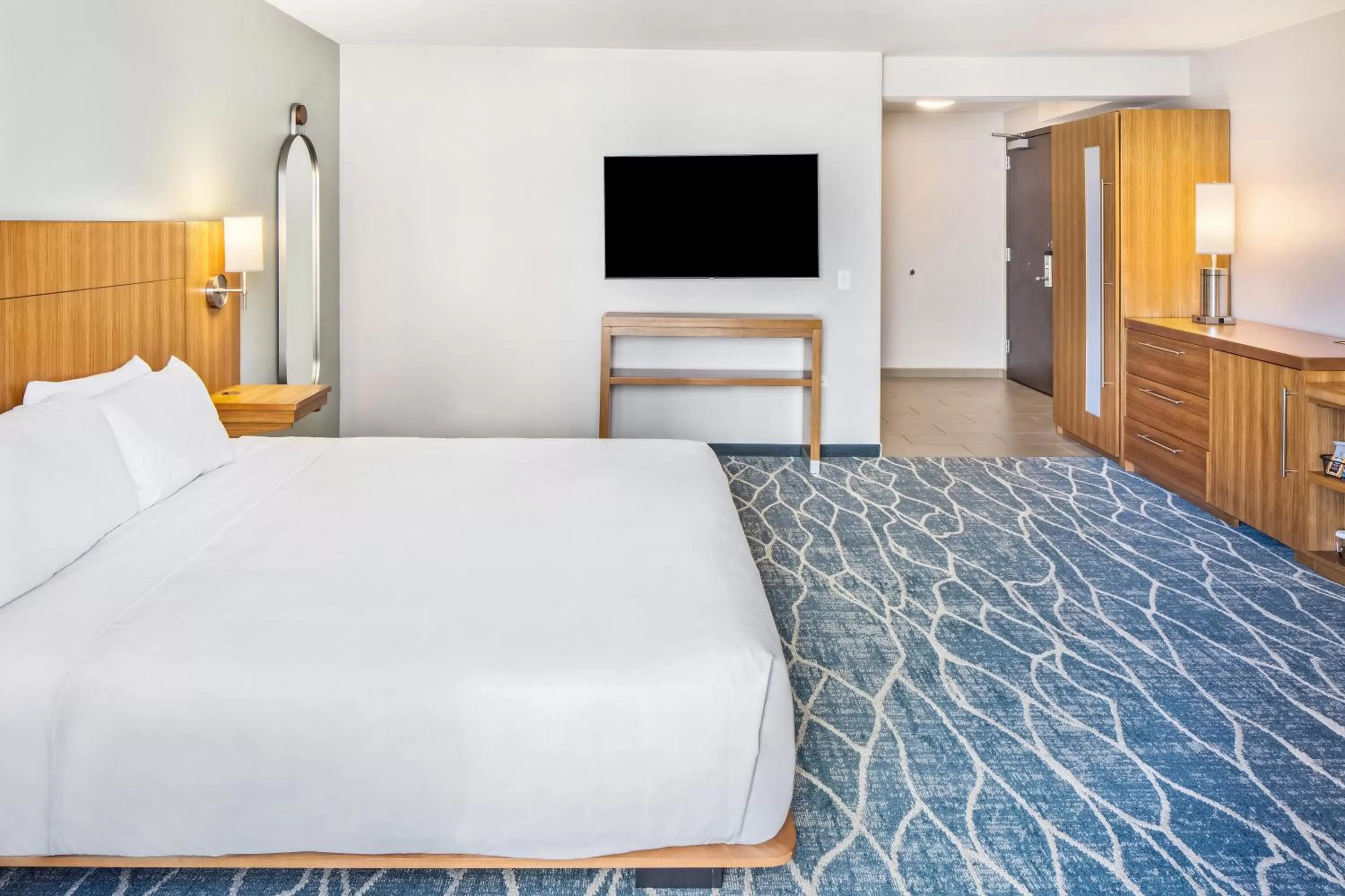 Bedroom, Bed in Hyatt Place Waikiki Beach