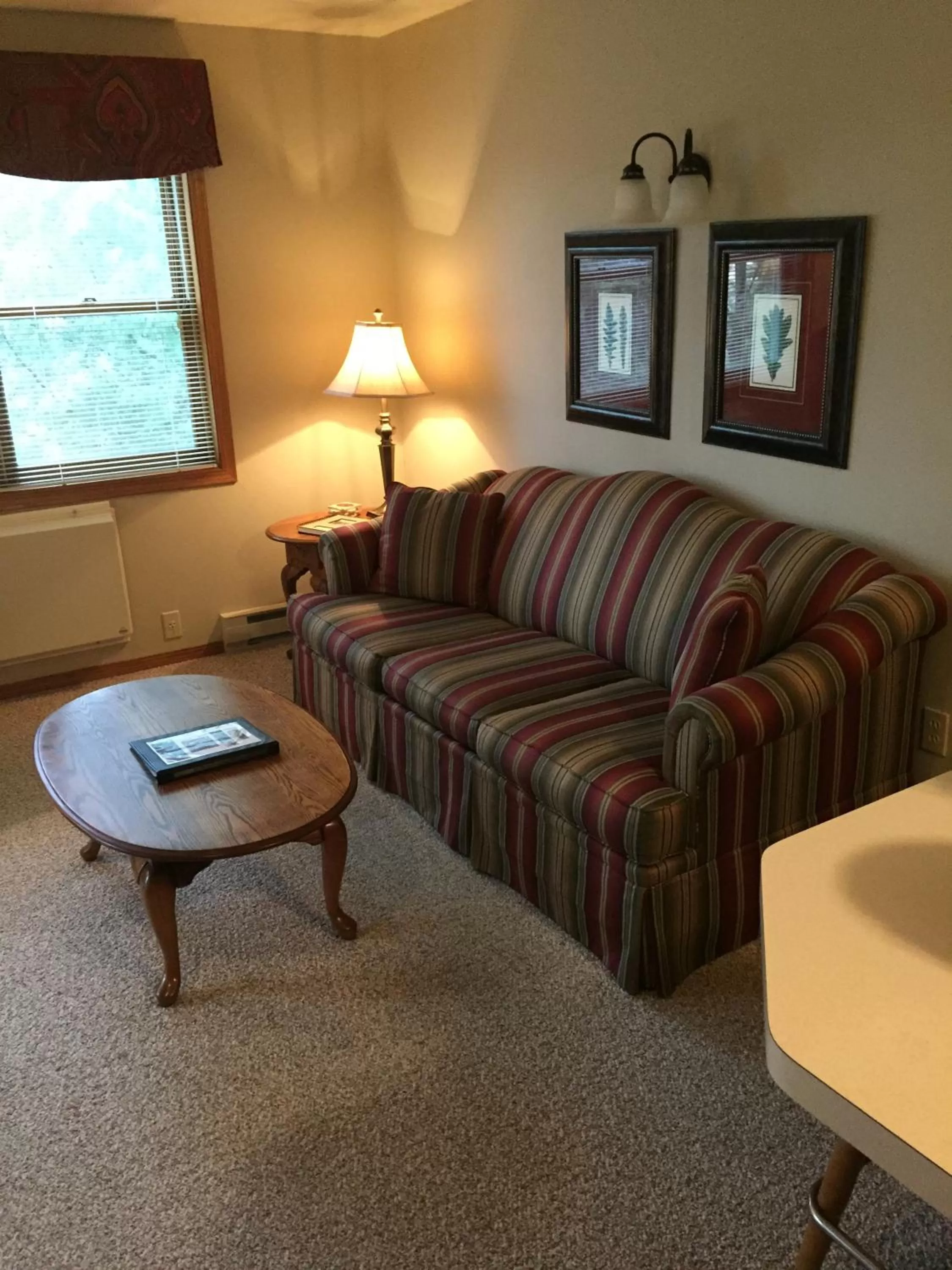 Living room in High Point Inn