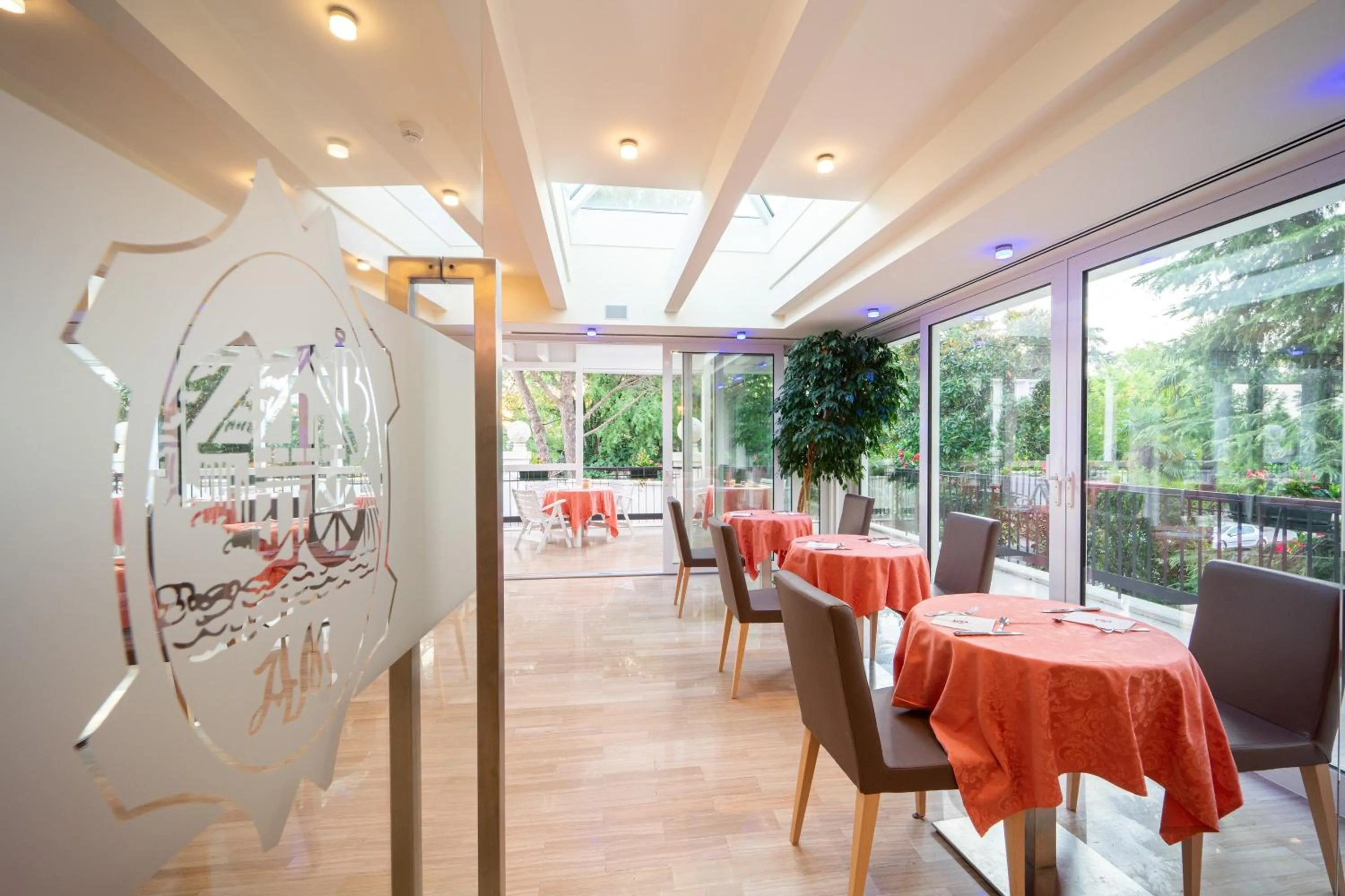 Restaurant/places to eat in Hotel Ariston Molino Buja