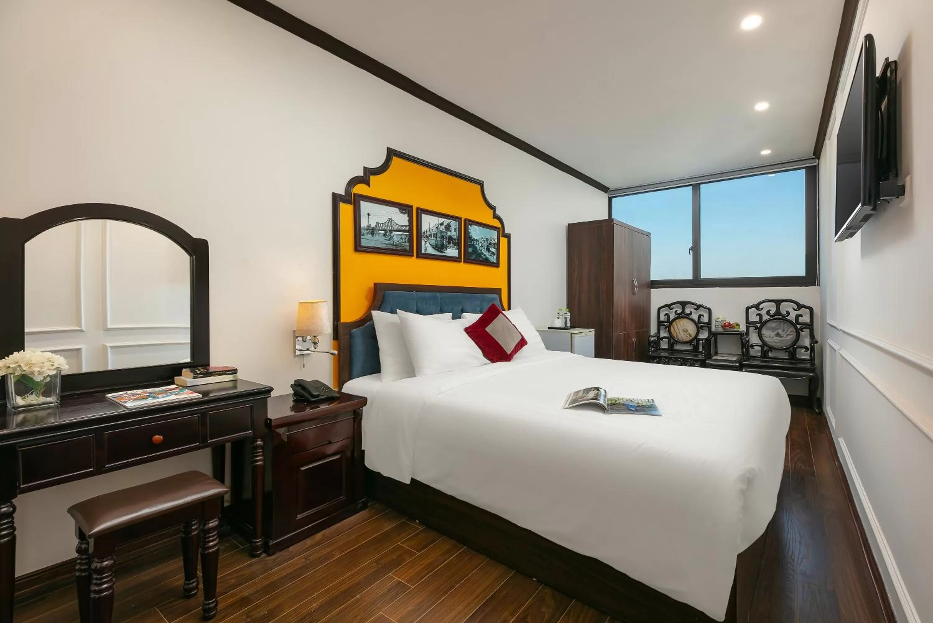 Bed in Silk Castle Hotel & Spa - Hanoi Old quarter