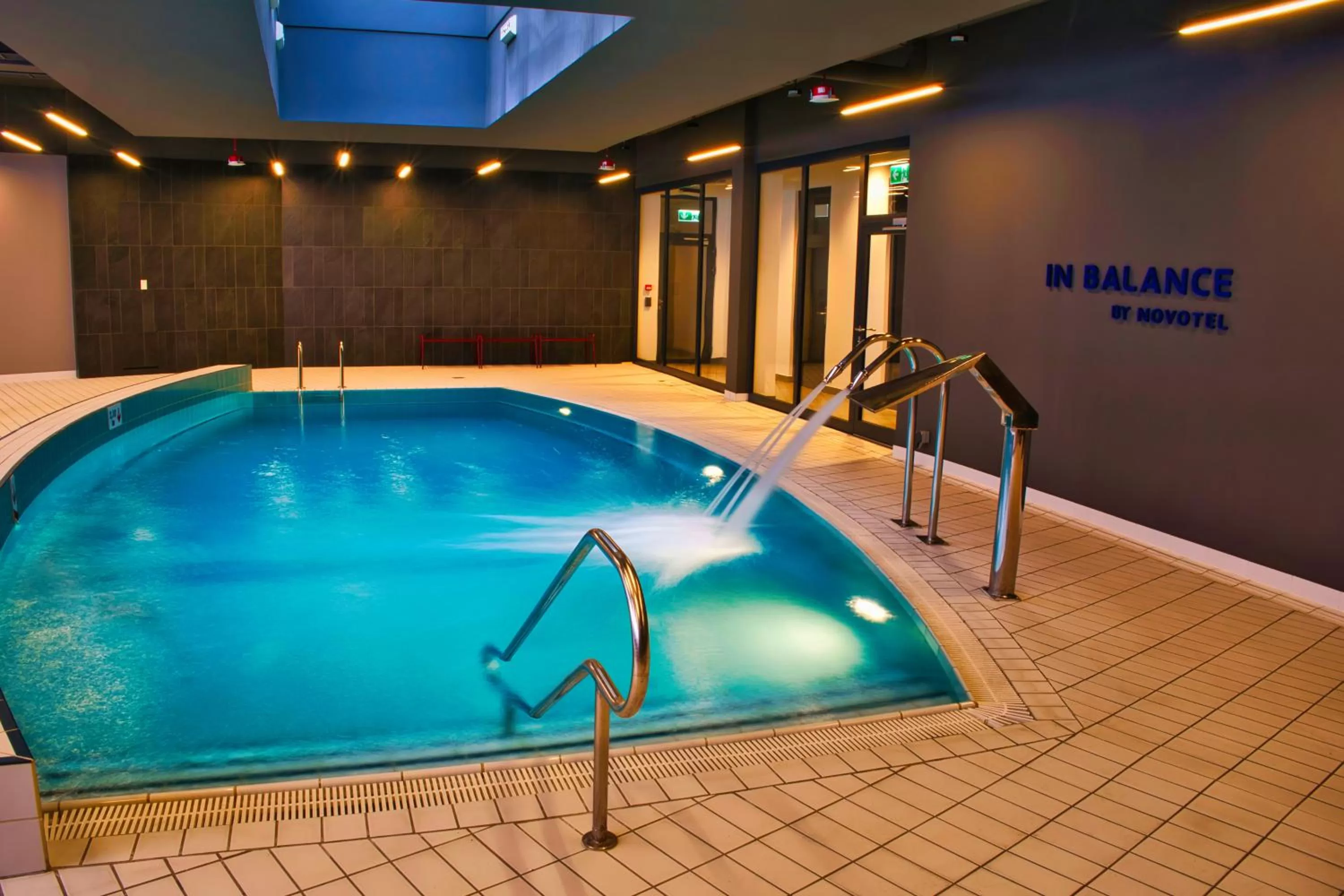 Swimming pool in Novotel Szczecin Centrum