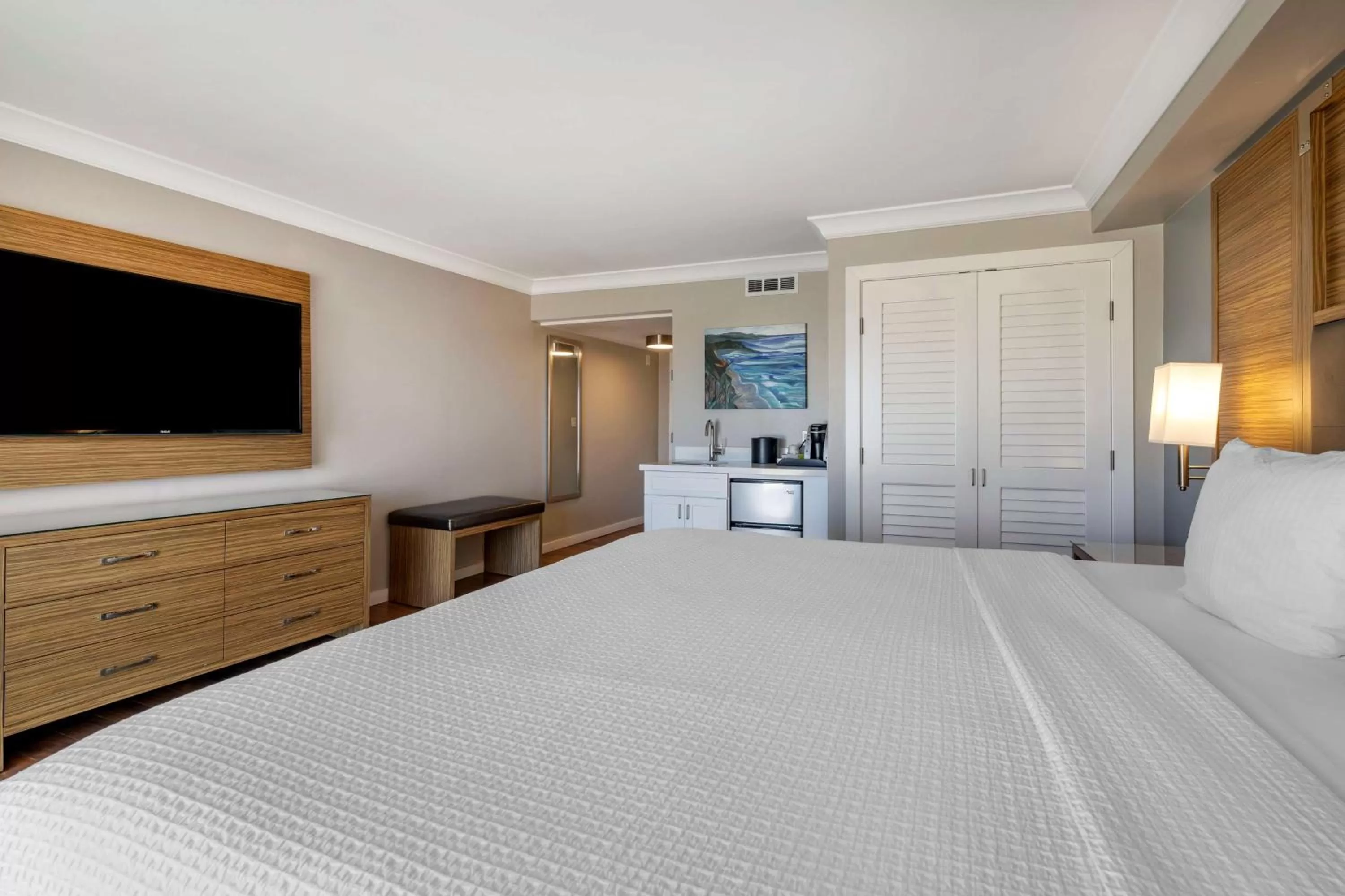 Bedroom, Bed in The Encinitan Hotel & Suites