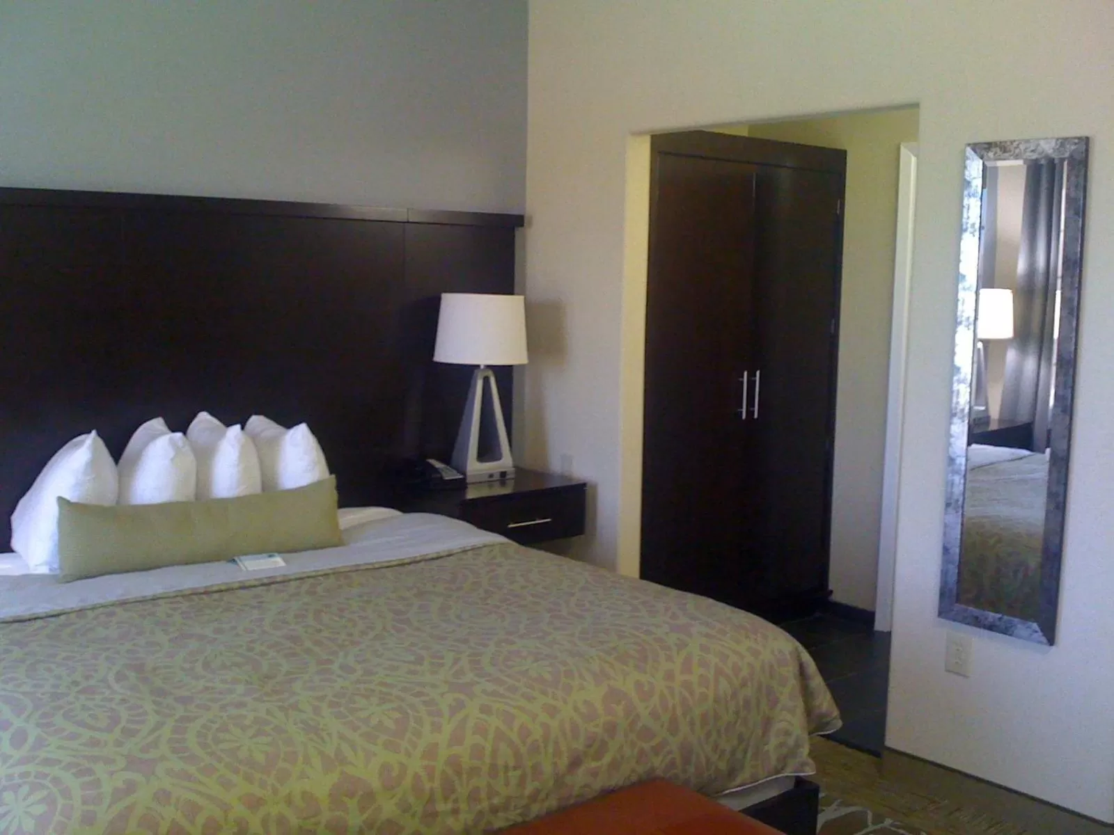 Bed in Staybridge Suites Houston Stafford - Sugar Land by IHG