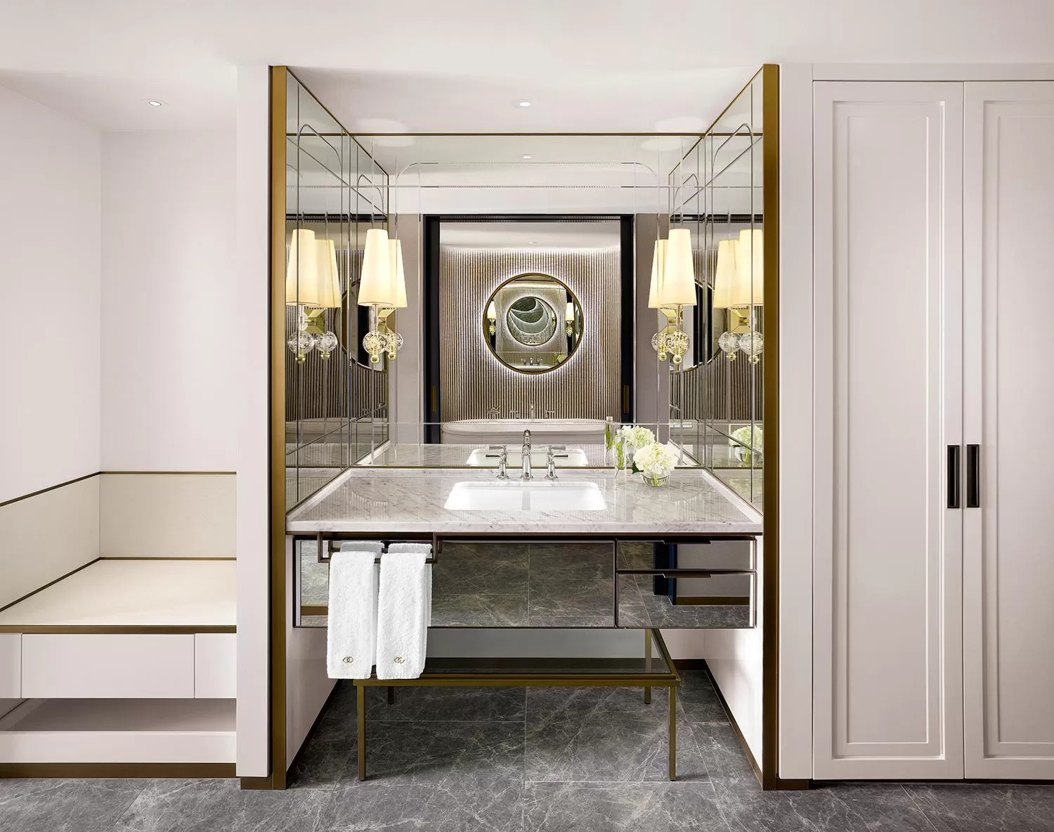 Bathroom, Bed in Sofitel Ambassador Seoul Hotel & Serviced Residences