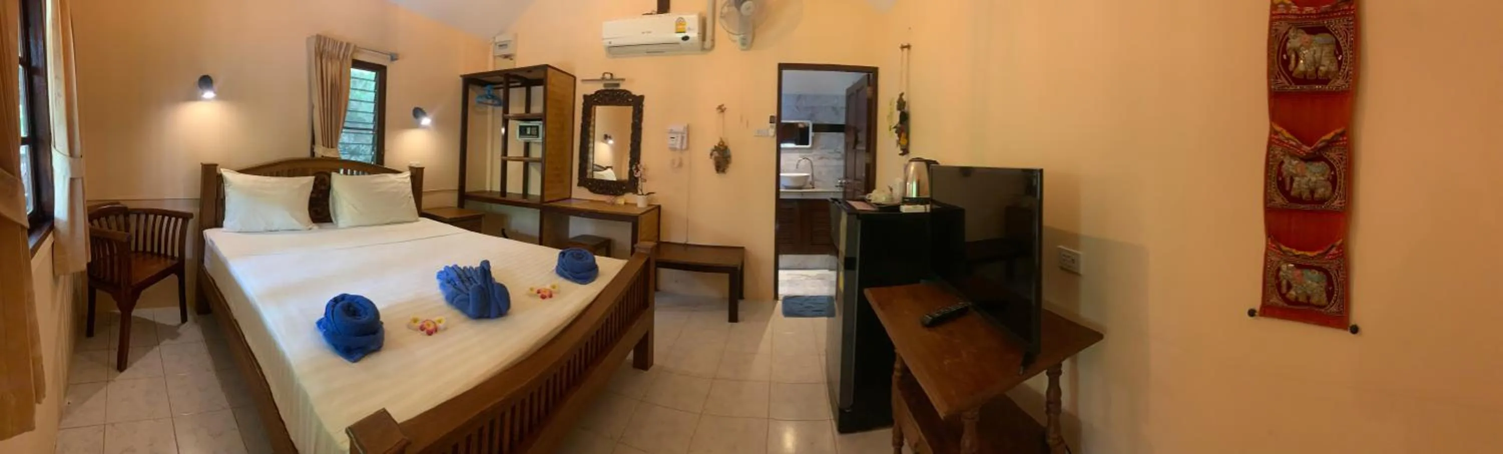 Photo of the whole room, Bed in Laguna Beach Club Resort