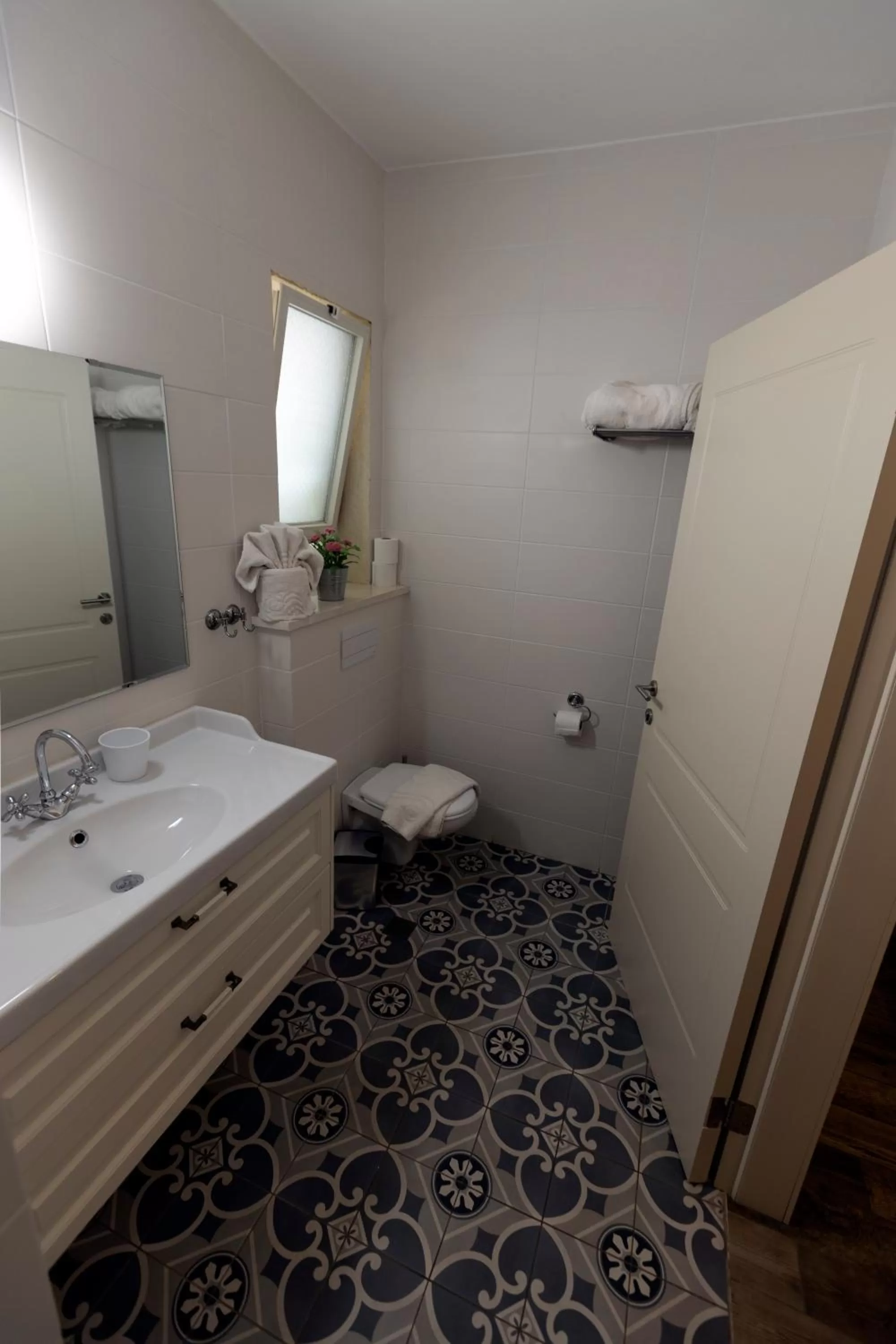 Bathroom in HaBaronit