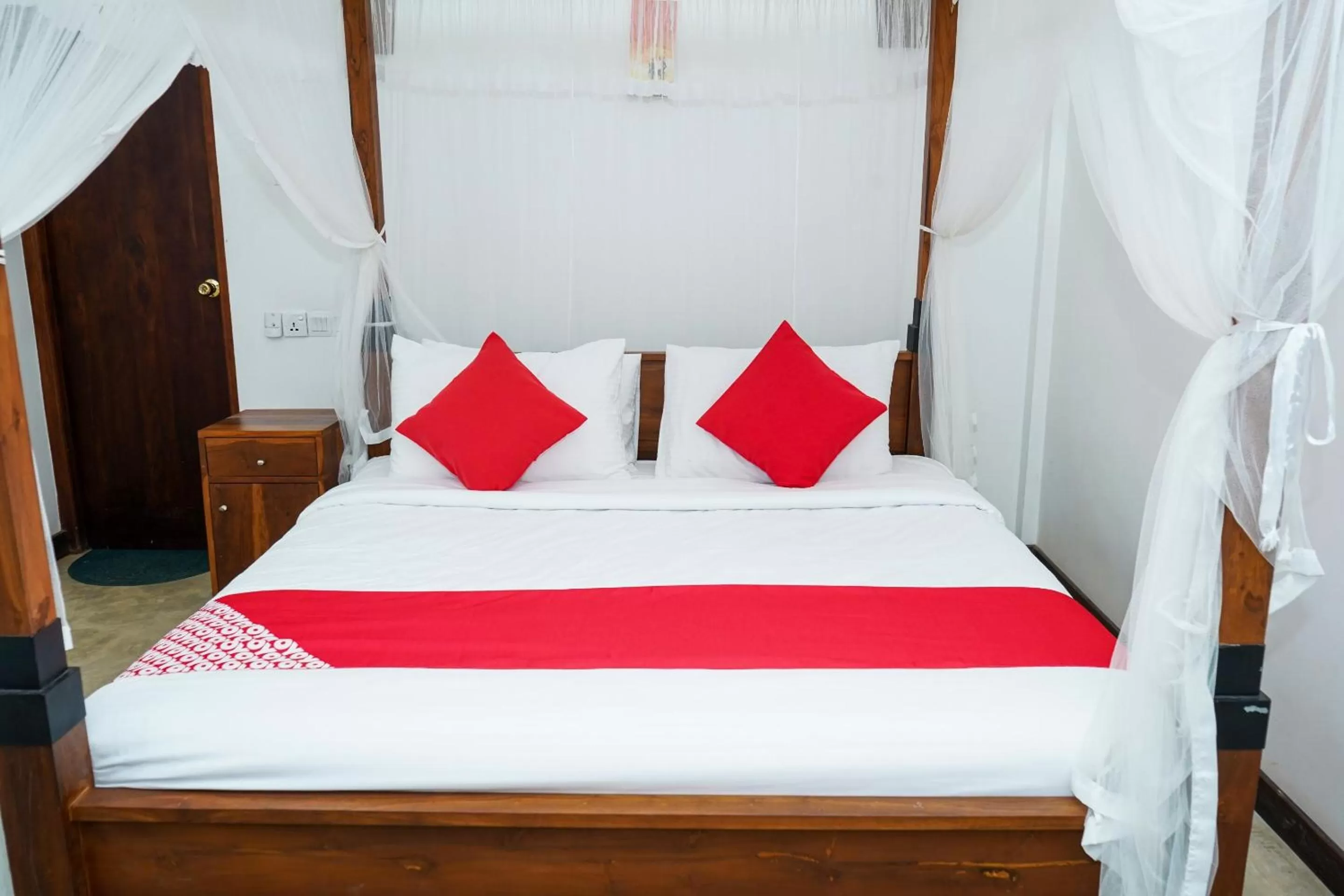 Bedroom, Bed in French Garden Kandy