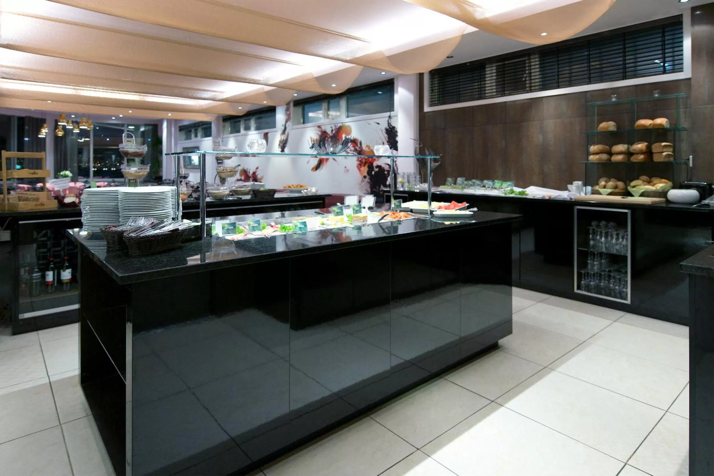 Food in Home Hotel Aurora