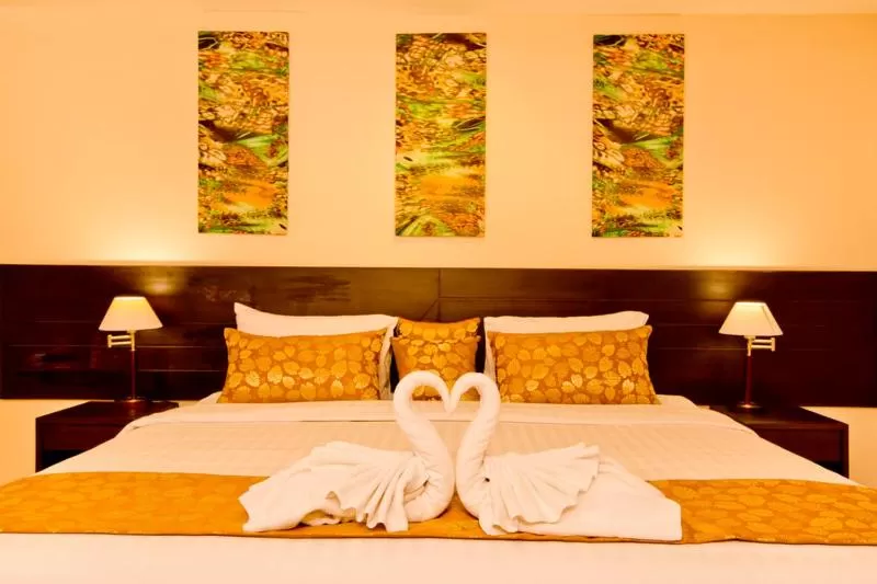 Bed in Sinsuvarn Airport Suite Hotel