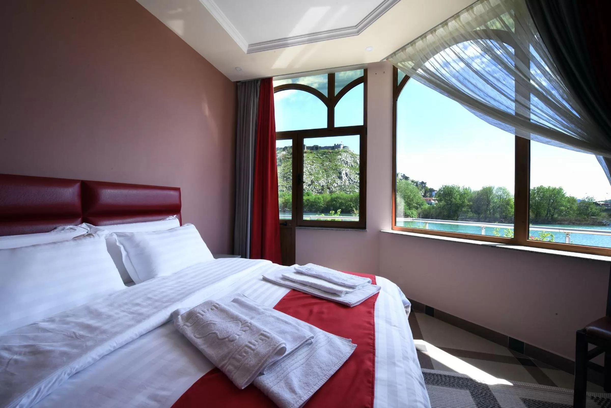 Balcony/Terrace, Bed in Buna Park Hotel
