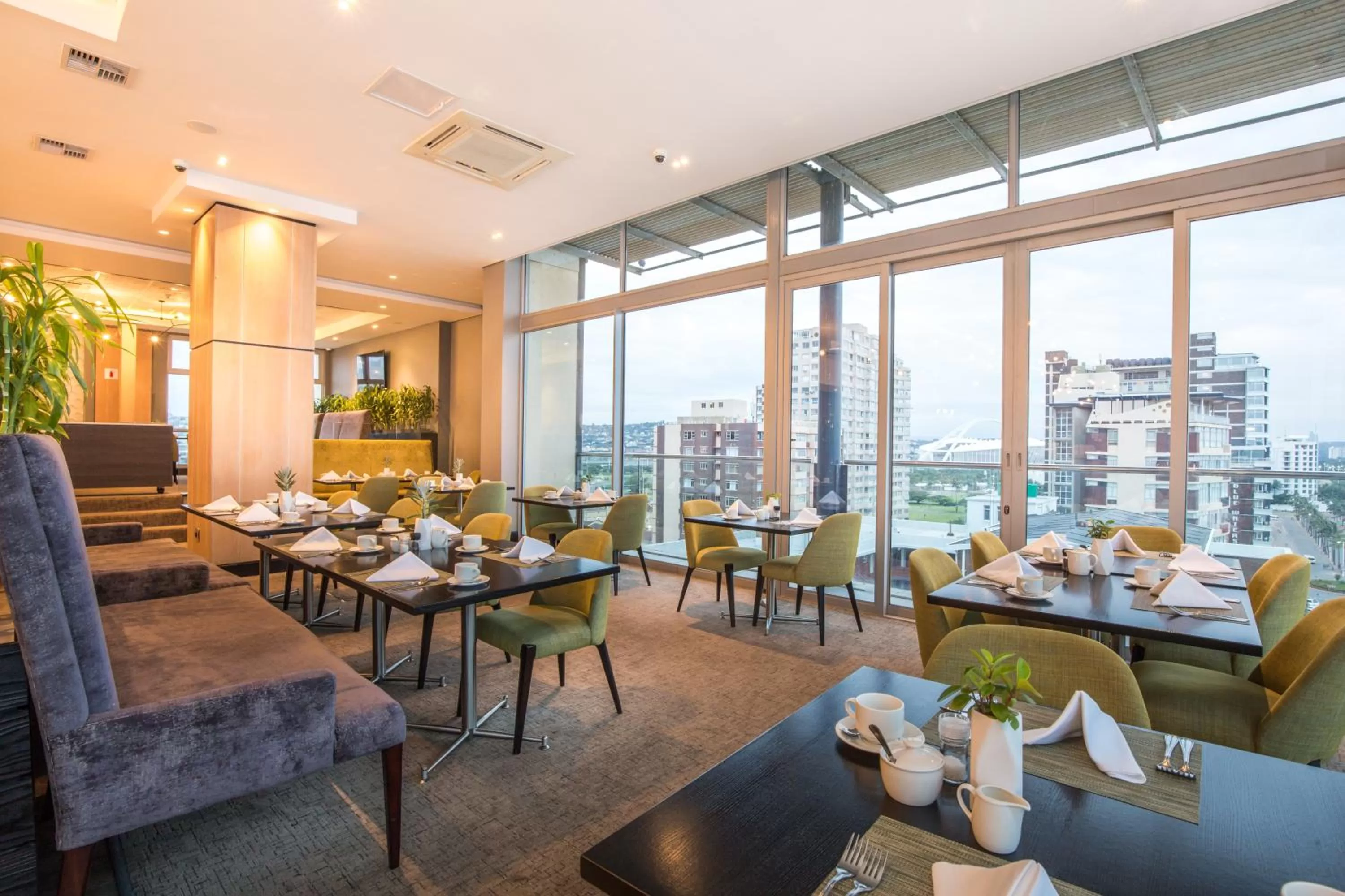 Restaurant/places to eat in Belaire Suites Hotel