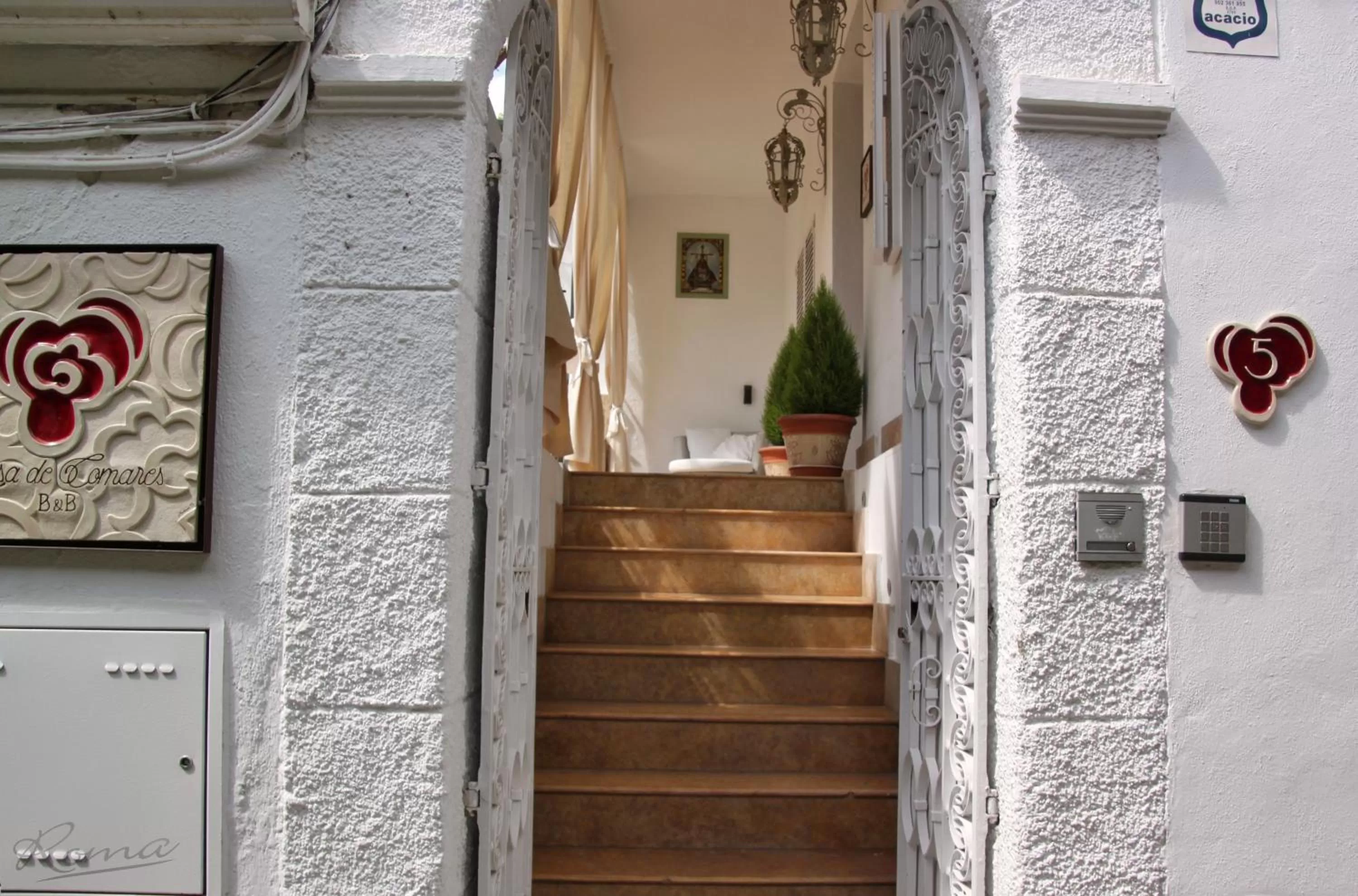 Facade/entrance in Suite Comares