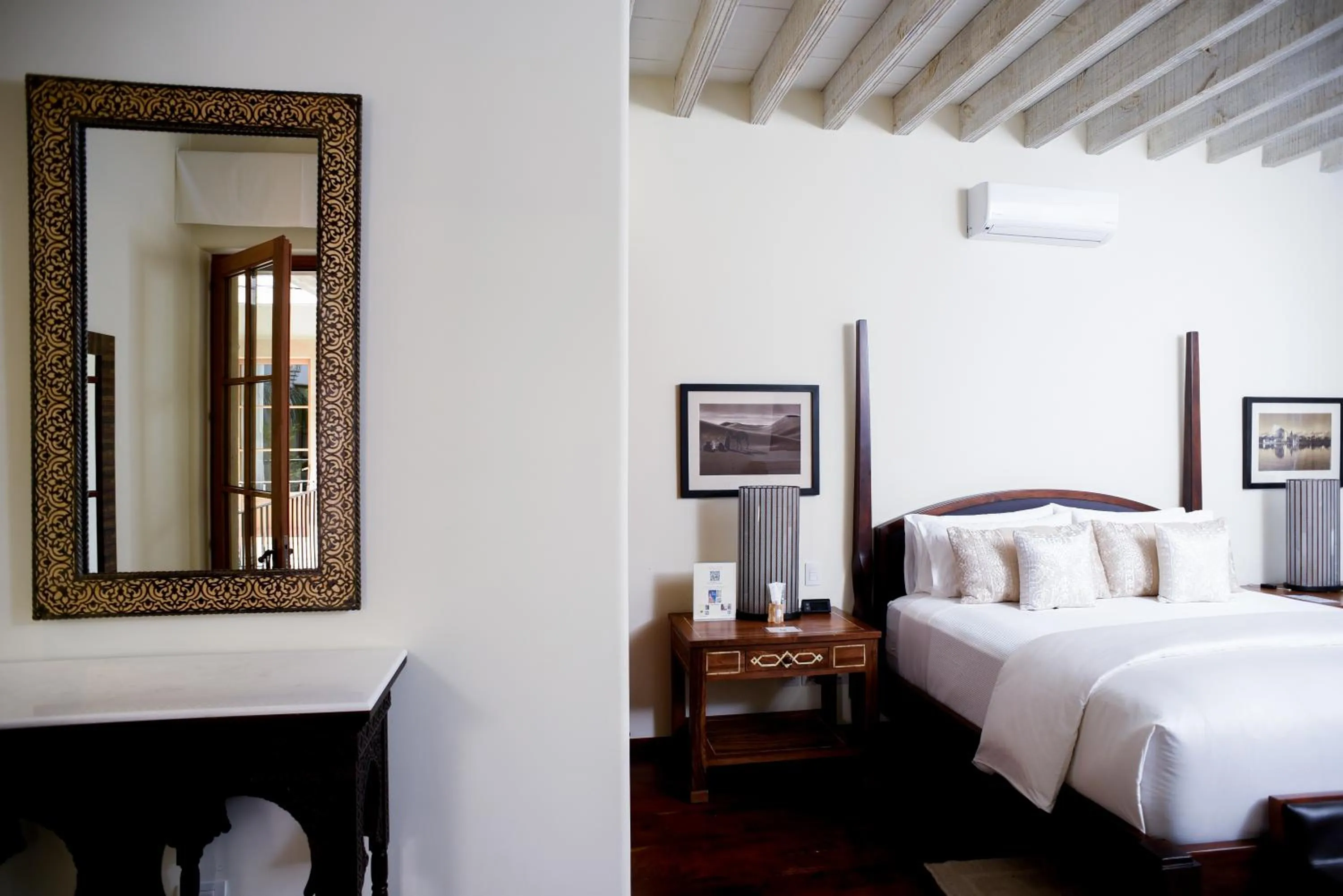 Photo of the whole room, Bed in Hotel Casa Blanca 7