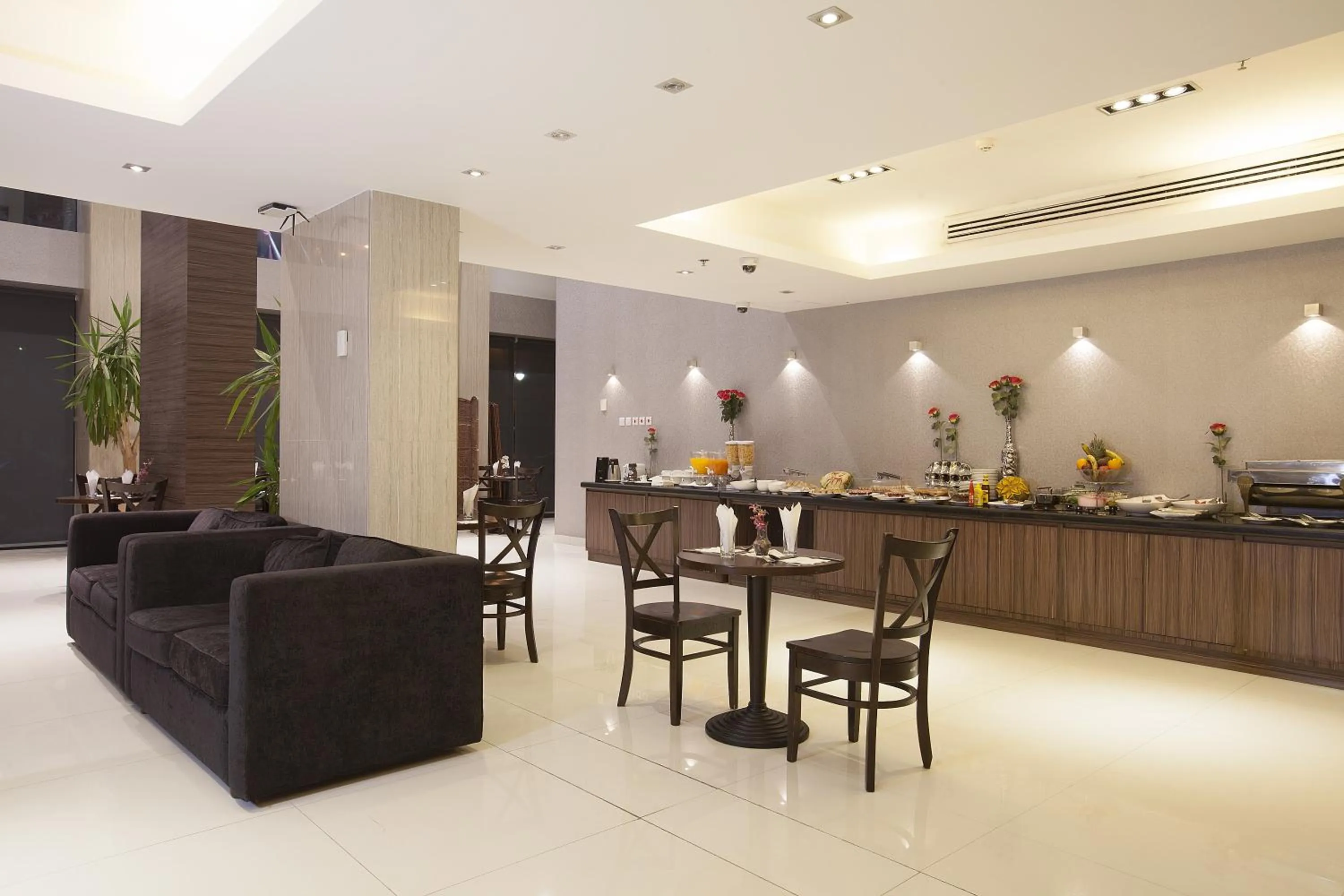 Restaurant/places to eat in Hayat Watheer for serviced Apartment