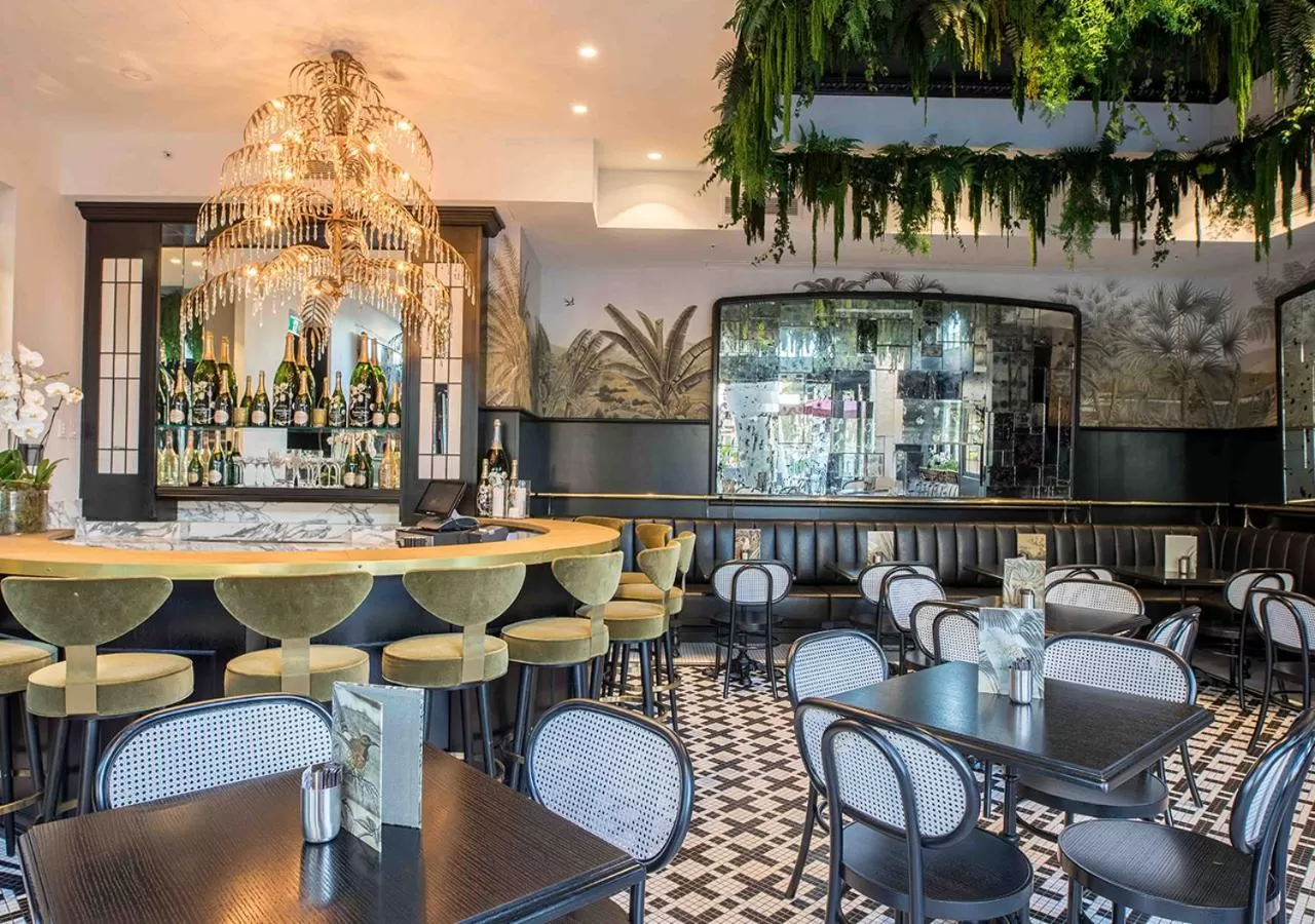 Restaurant/places to eat in Emporium Hotel South Bank