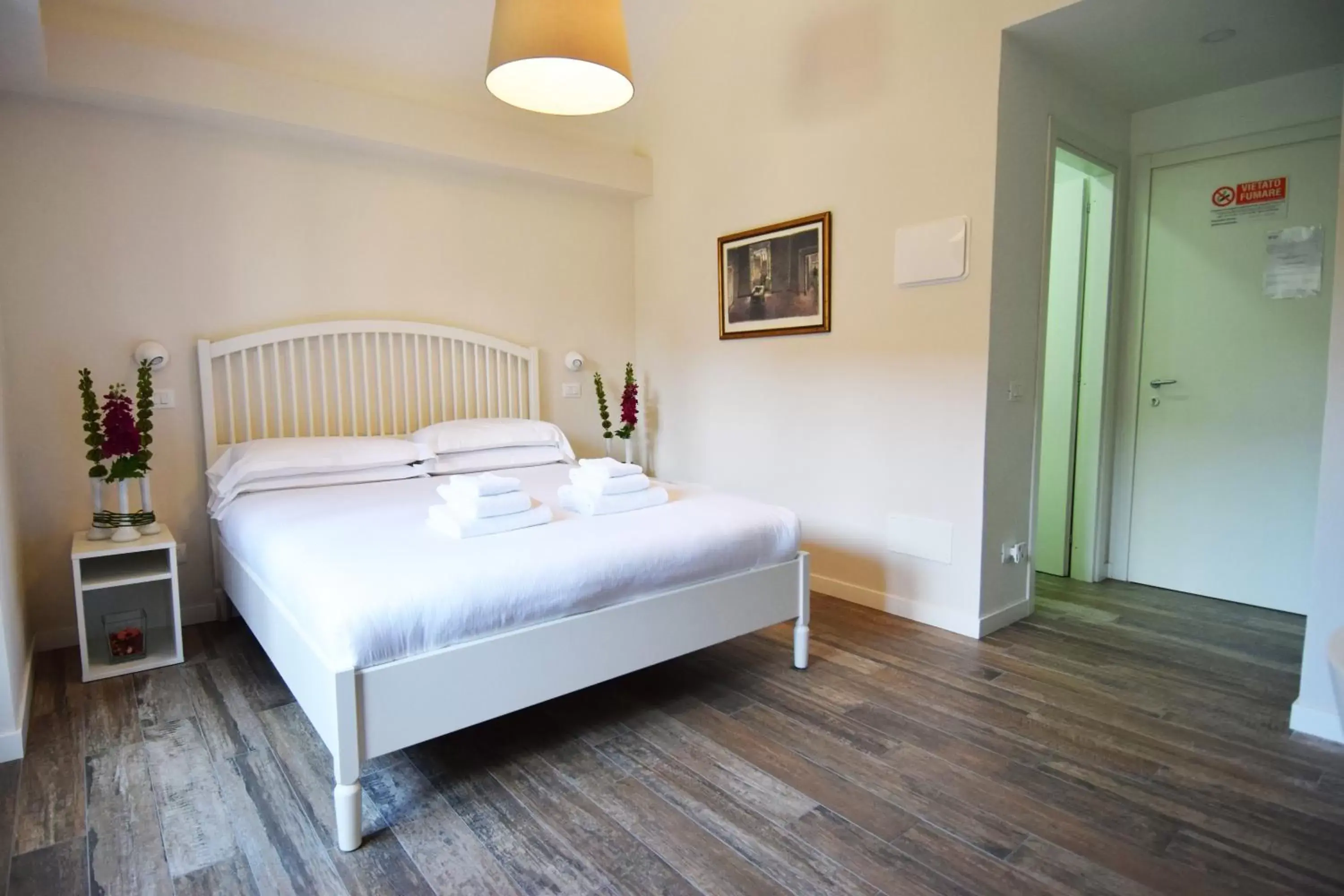 Queen Room with Garden View - single occupancy in Il Giardino Queen Room with Garden View - single occupancy in Il Giardino