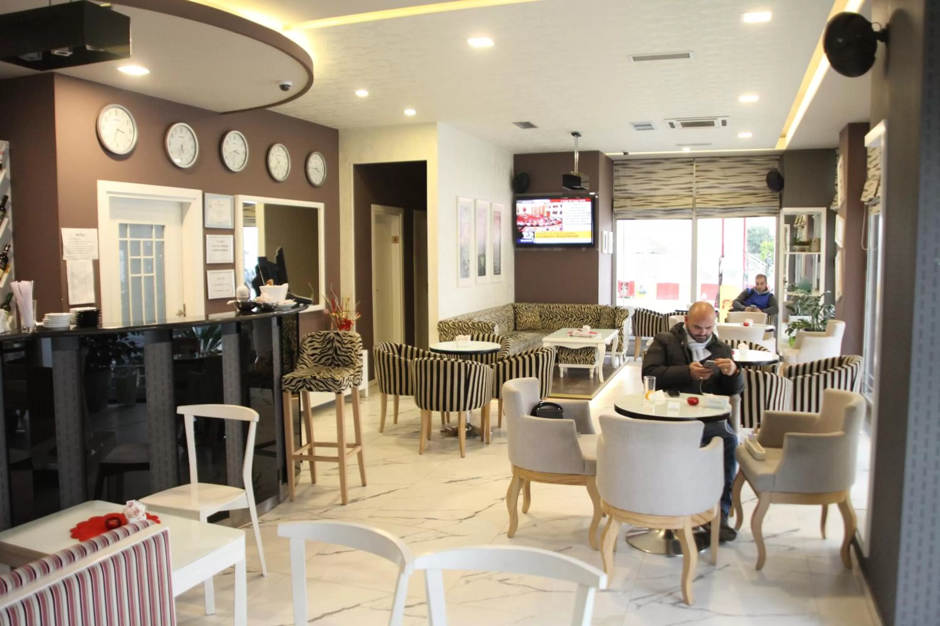 Lobby or reception, Restaurant/Places to Eat in Fjortes Hotel