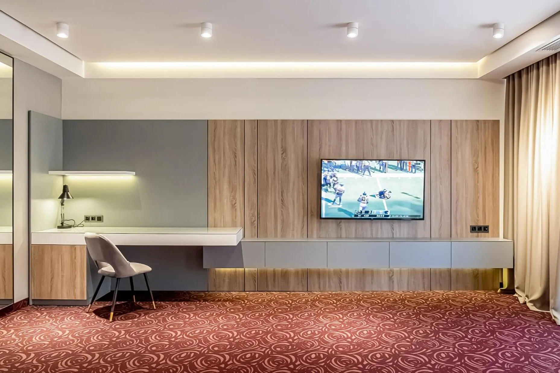 TV and multimedia in Best Western Plus Paradise Hotel Dilijan