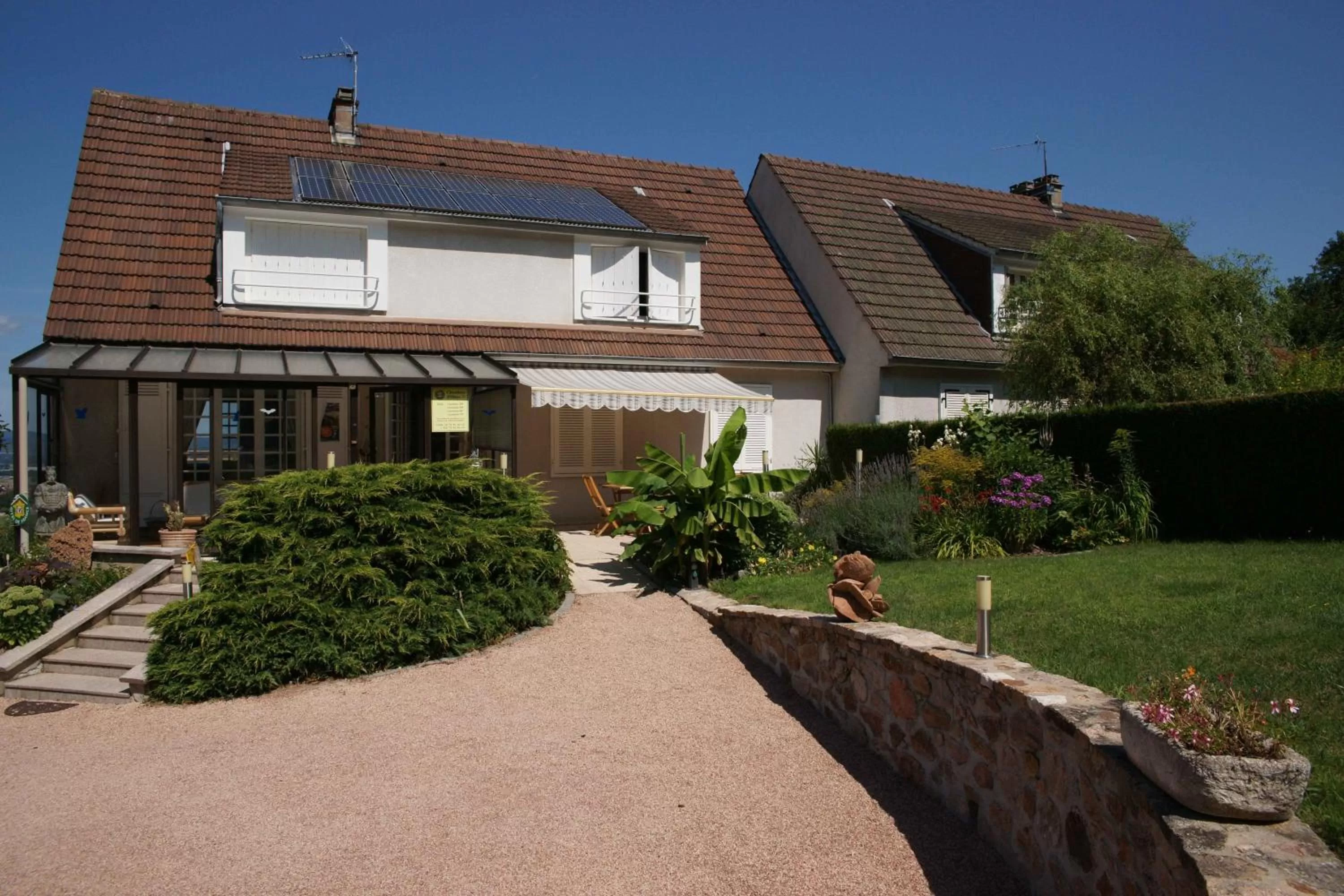 Facade/entrance in Chambres d'hotes à Autun