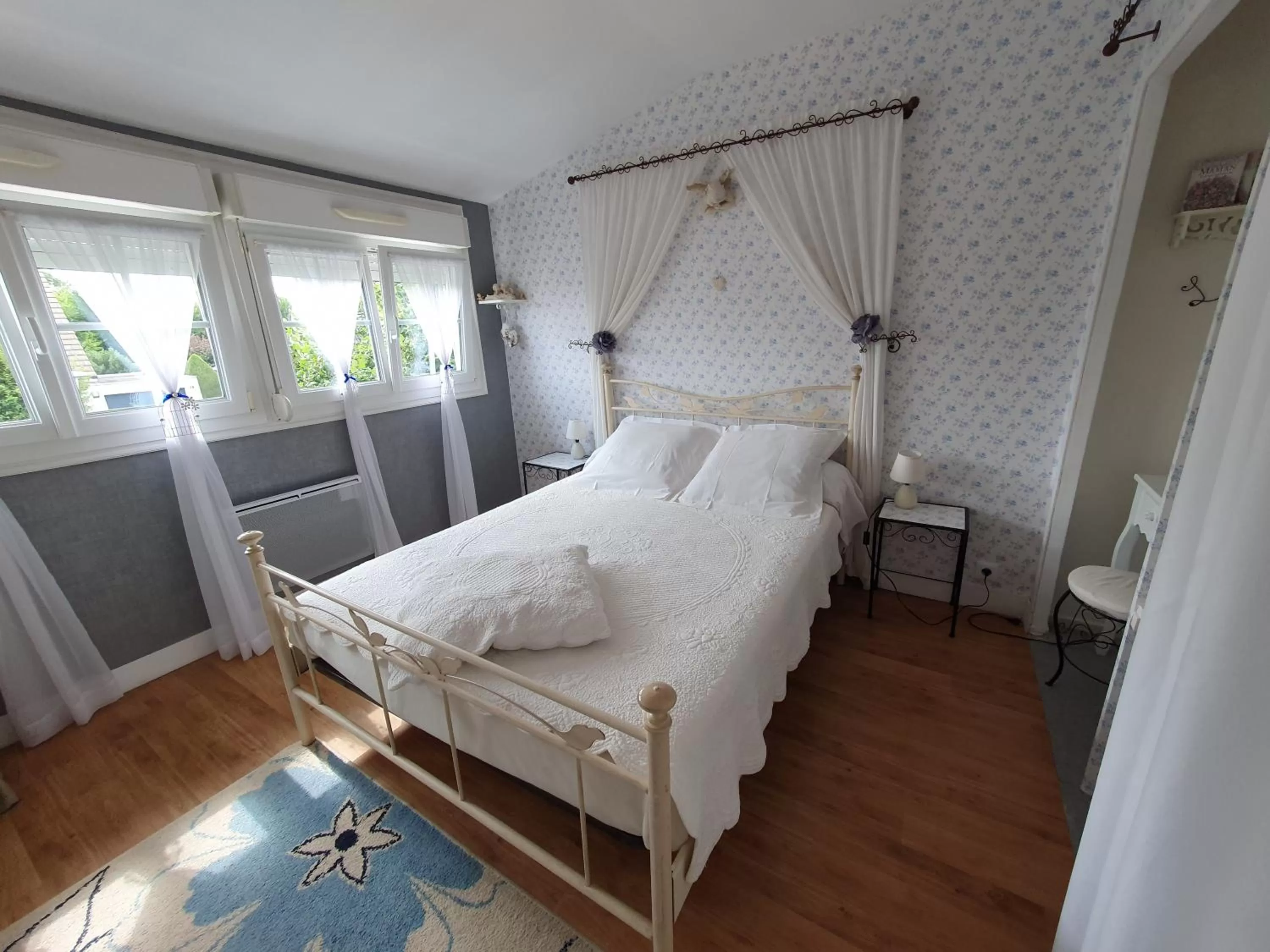 Photo of the whole room, Bed in Le Nid des Mésanges