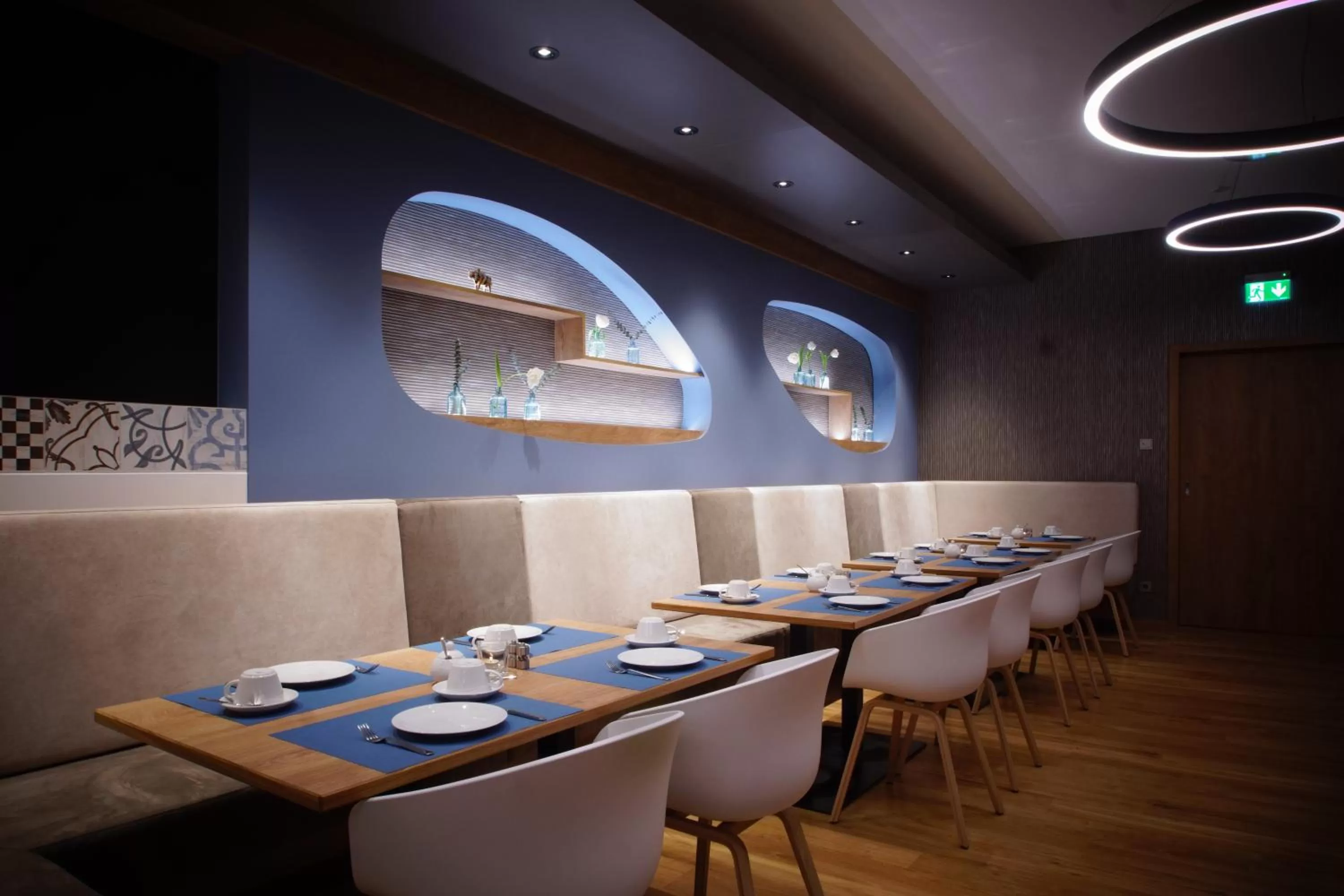 Restaurant/Places to Eat in Hotel Peterhof