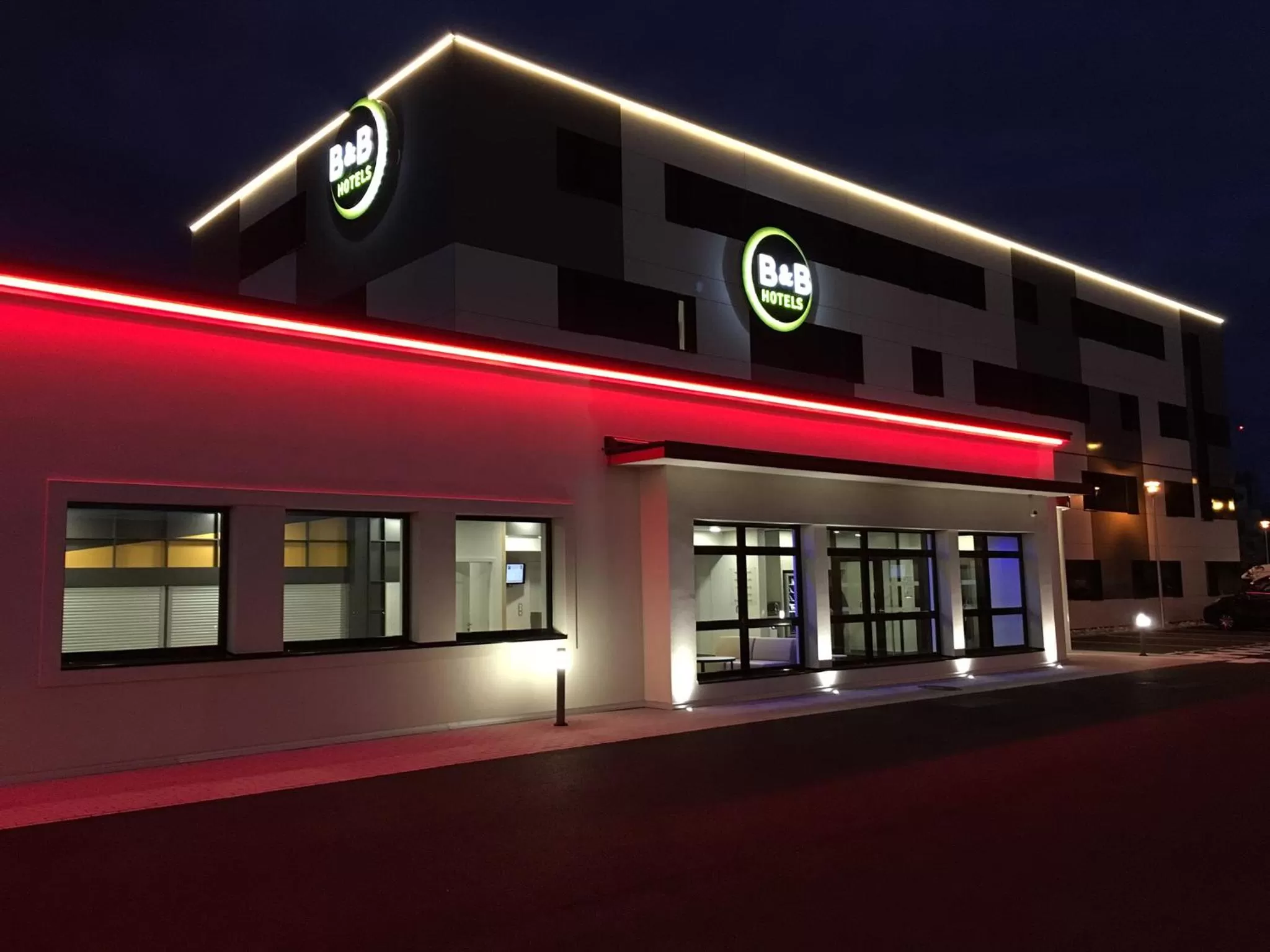 Facade/entrance in B&B HOTEL Colmar Expo
