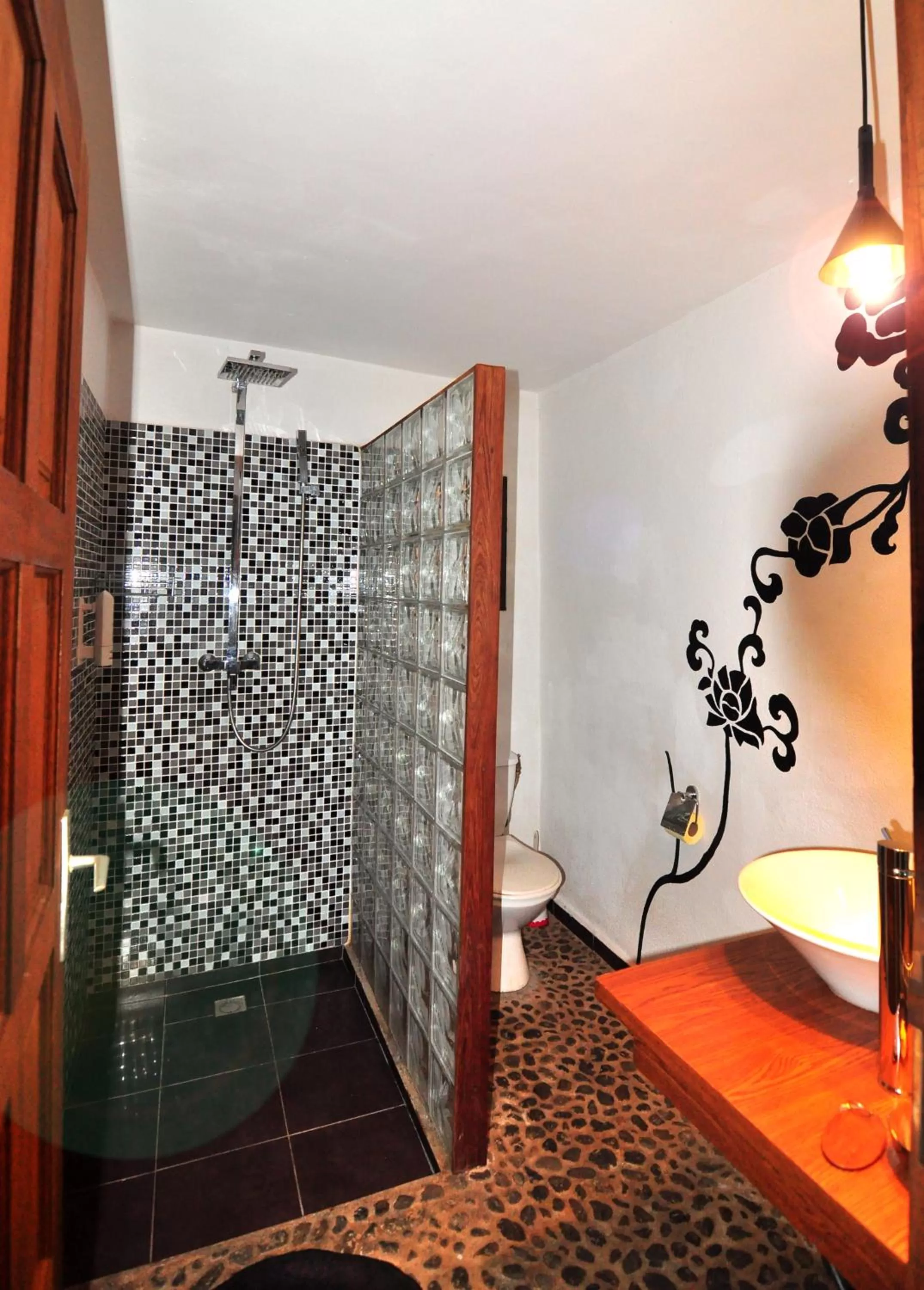 Bathroom in Rova Hotel