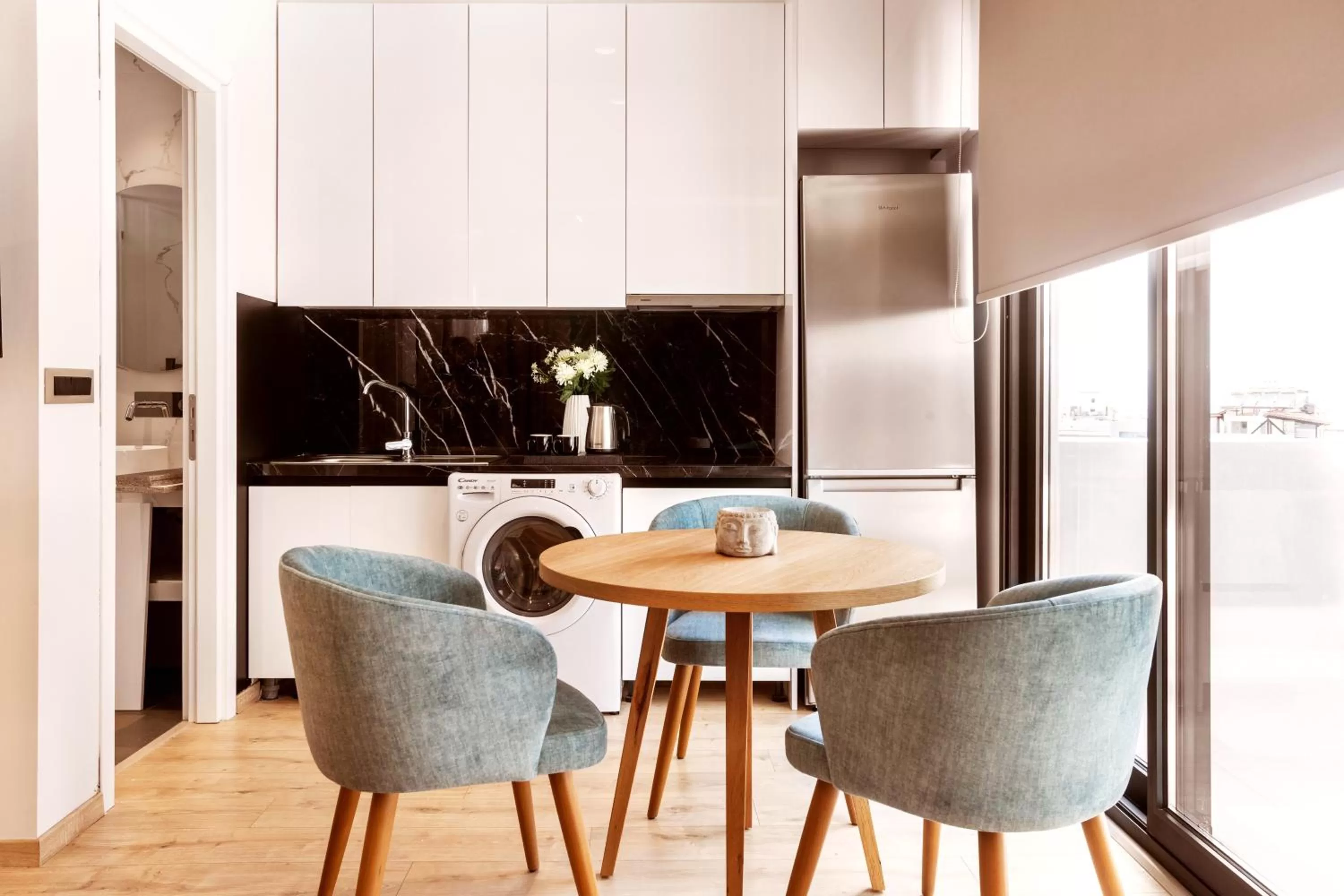 Kitchen or kitchenette in DAYS City Suites Athens