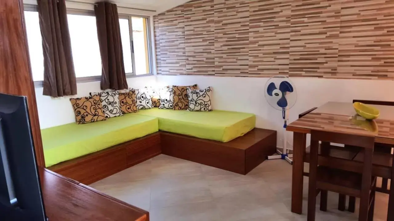 Suite with Terrace - single occupancy in Basic Hotel Suite with Terrace - single occupancy in Basic Hotel