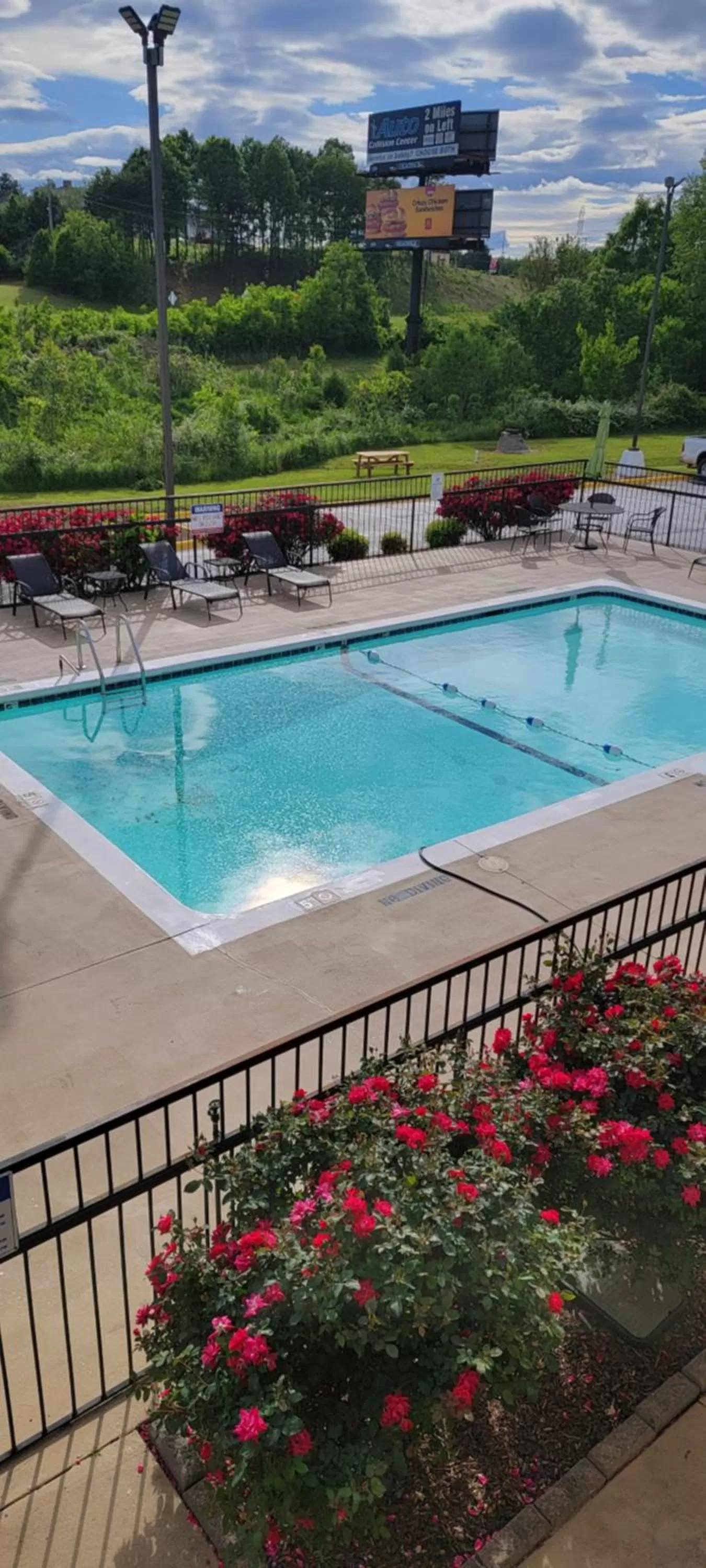 Swimming pool in Quality Inn Forest City