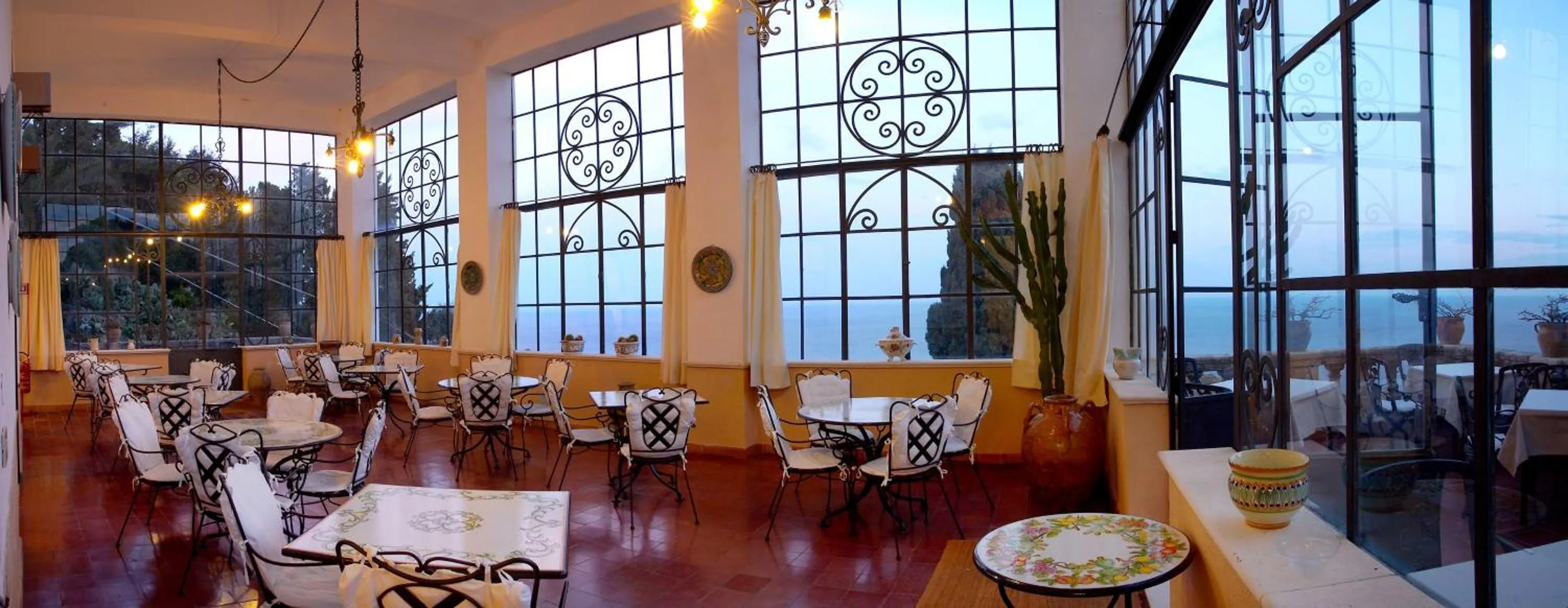 Communal lounge/ TV room in Hotel Bel Soggiorno