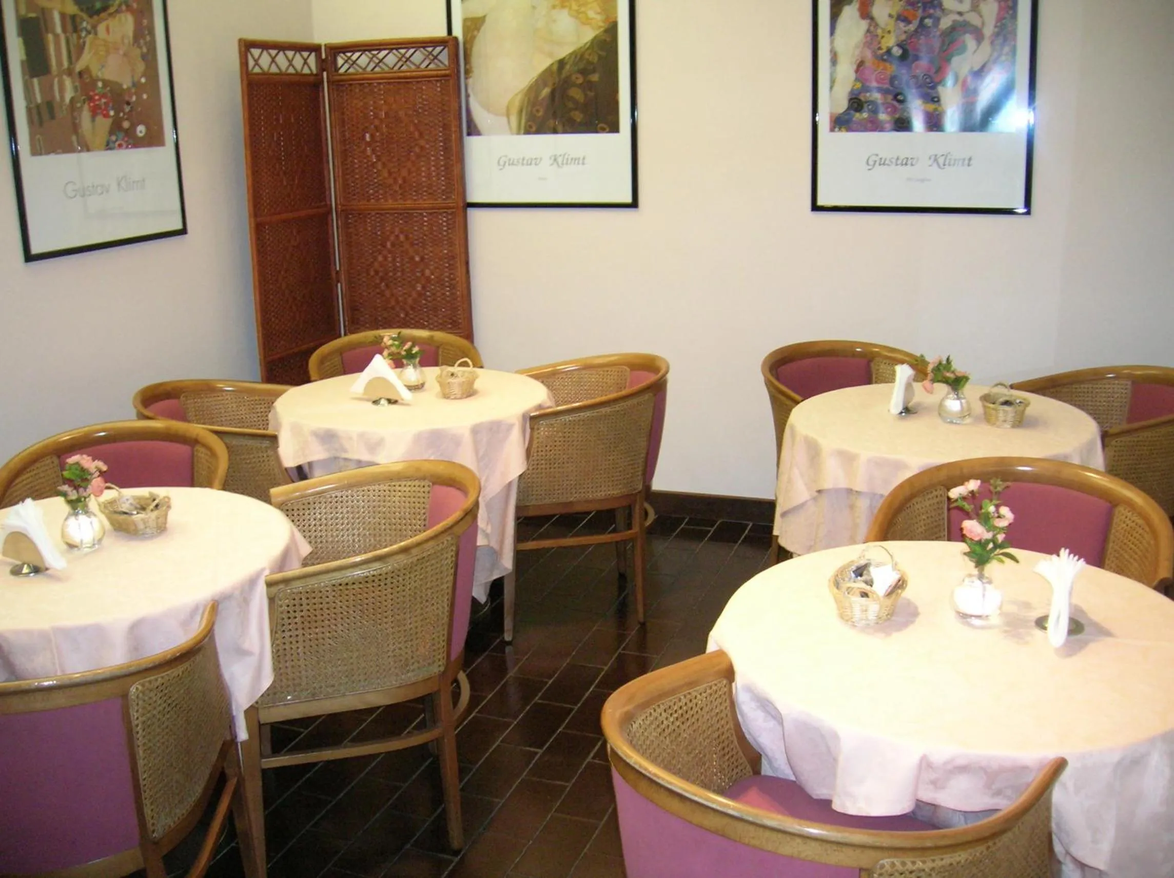 Restaurant/places to eat in Hotel Molise 2