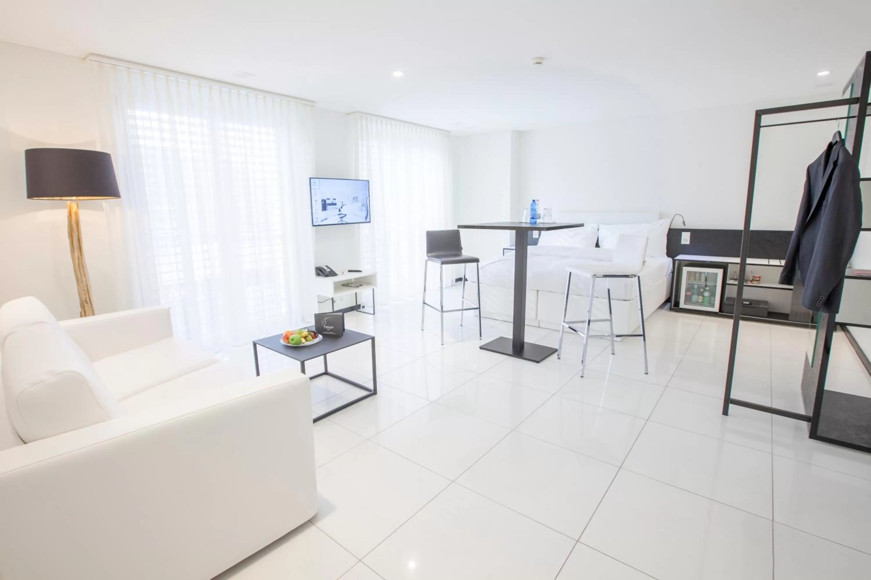 Residence Thessoni Home Zurich -self checkin -no restaurants-short&longstay