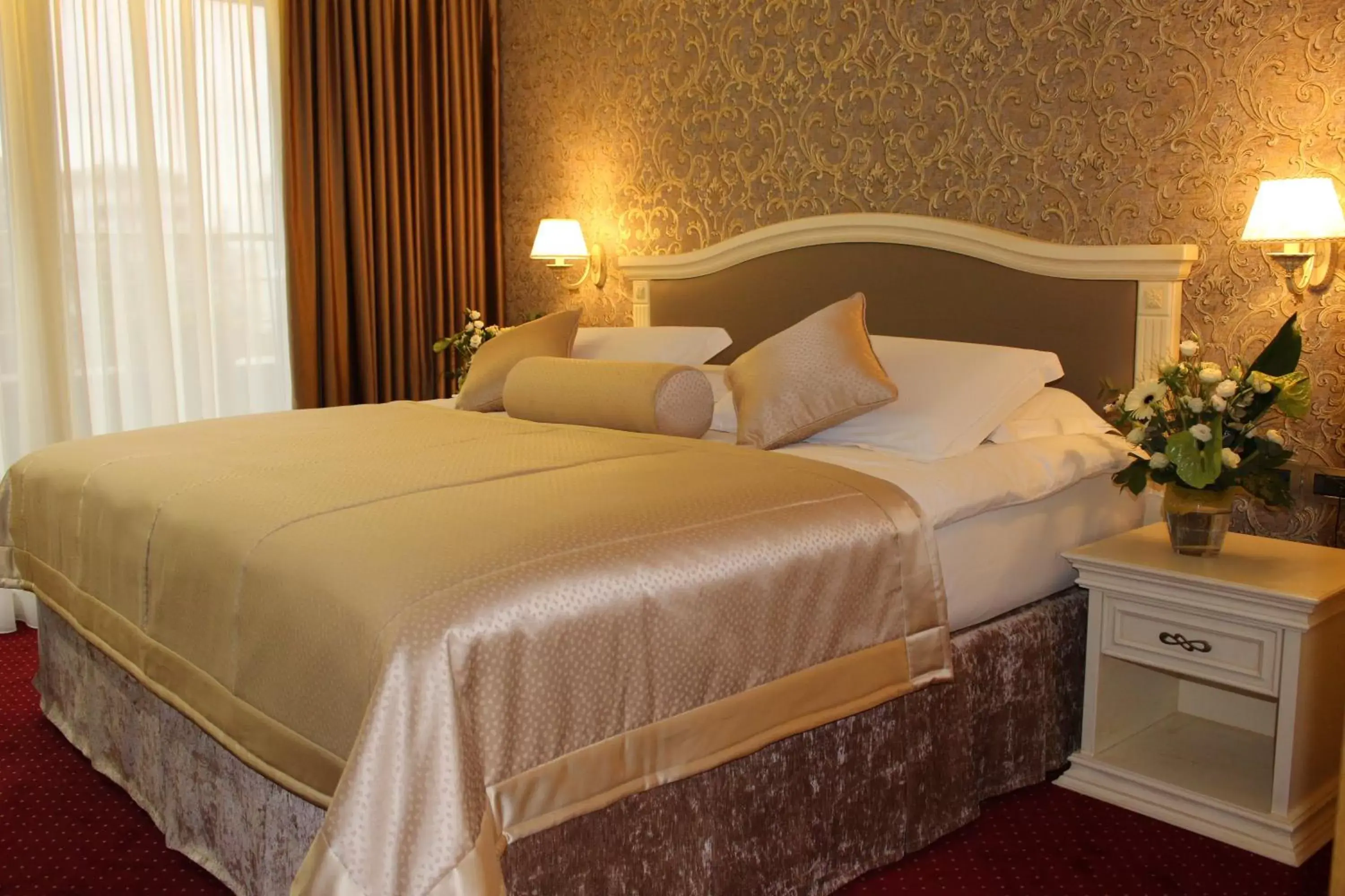 Superior Double Room with Balcony in Grand Hotel & Spa Tirana Superior Double Room with Balcony in Grand Hotel & Spa Tirana
