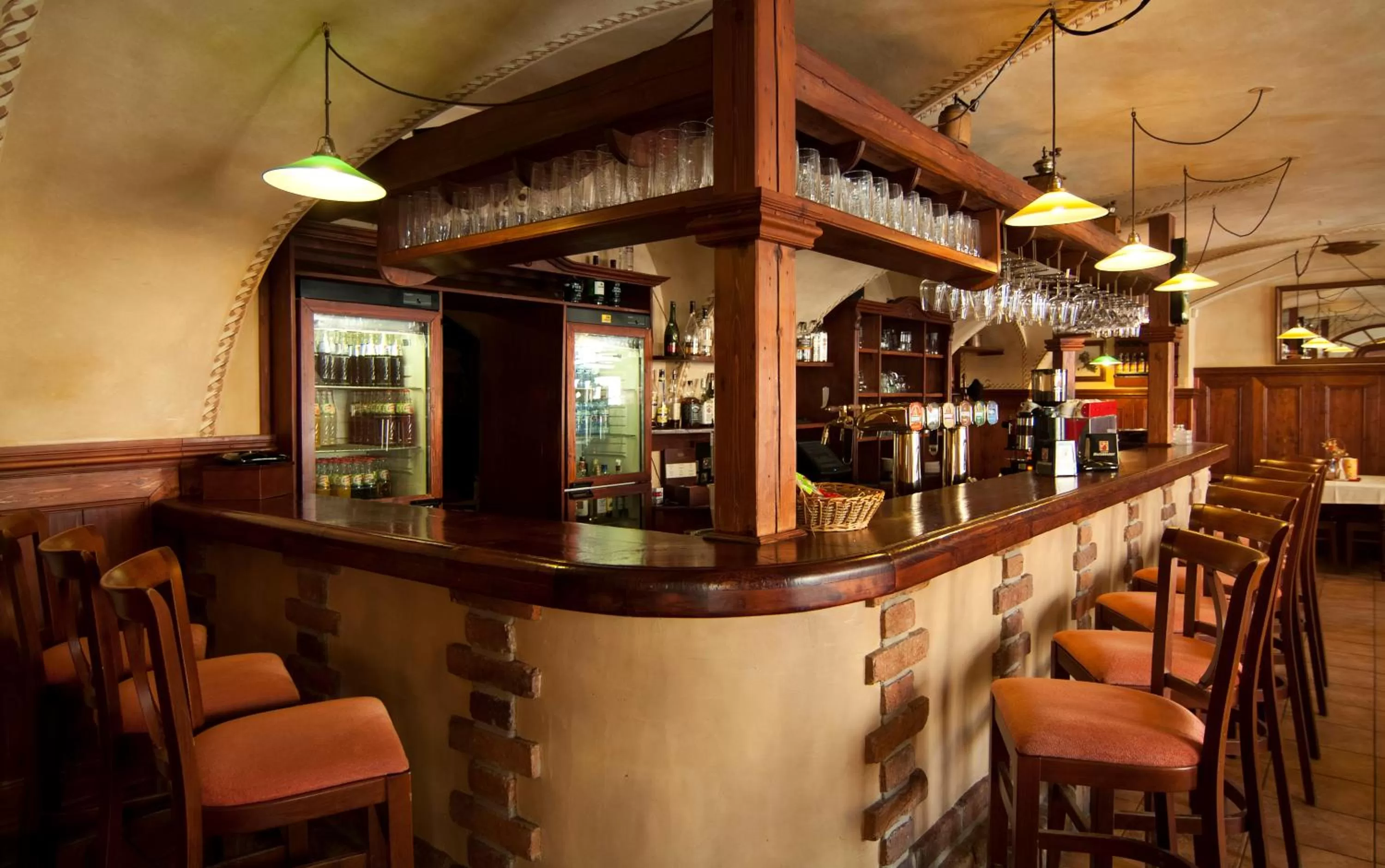 Restaurant/places to eat in Hotel & Caffe Silesia