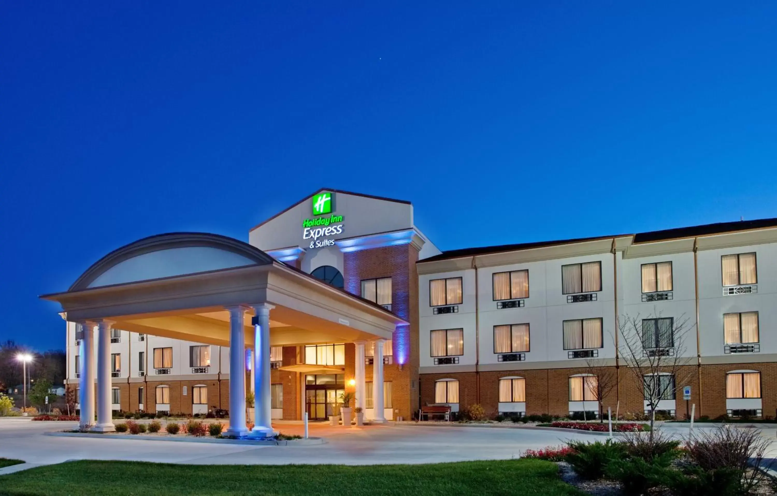 Holiday Inn Express Hotel & Suites St. Charles by IHG Holiday Inn Express Hotel & Suites St. Charles by IHG