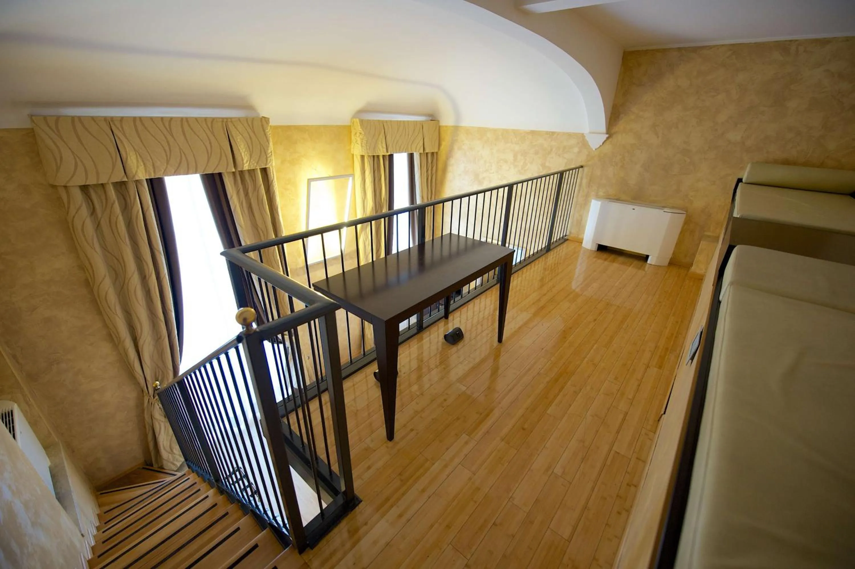 TV and multimedia, Bed in Best Western Crystal Palace Hotel