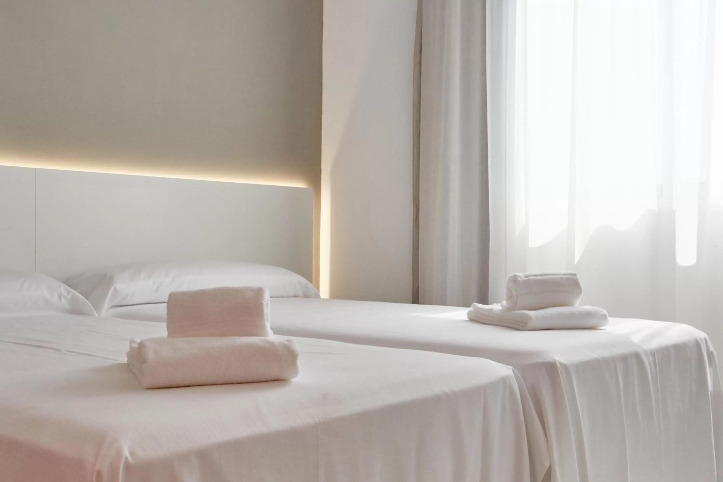 Bedroom, Bed in Hotel DL Port