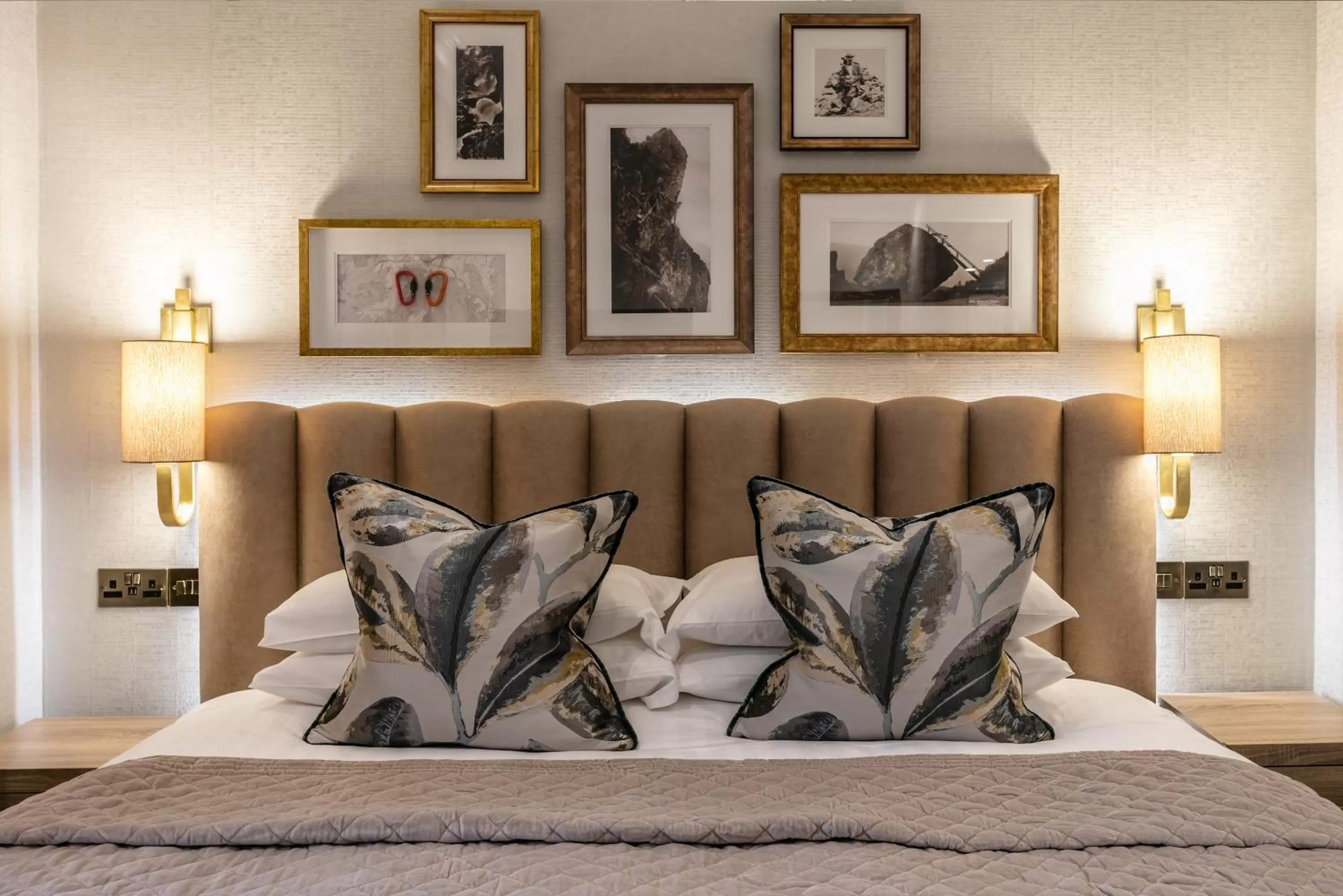 Bedroom, Bed in Lodore Falls Hotel & Spa