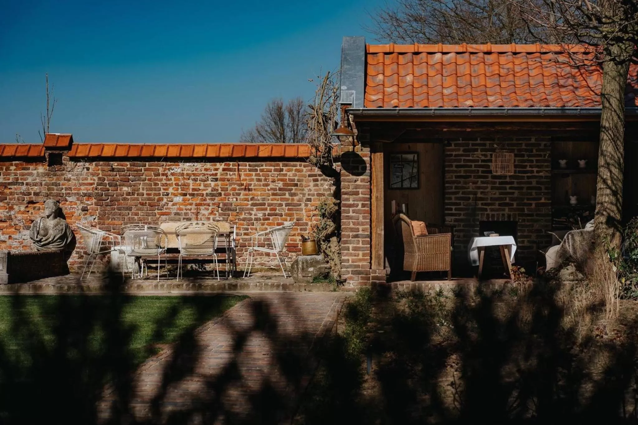Property Building in Amitié