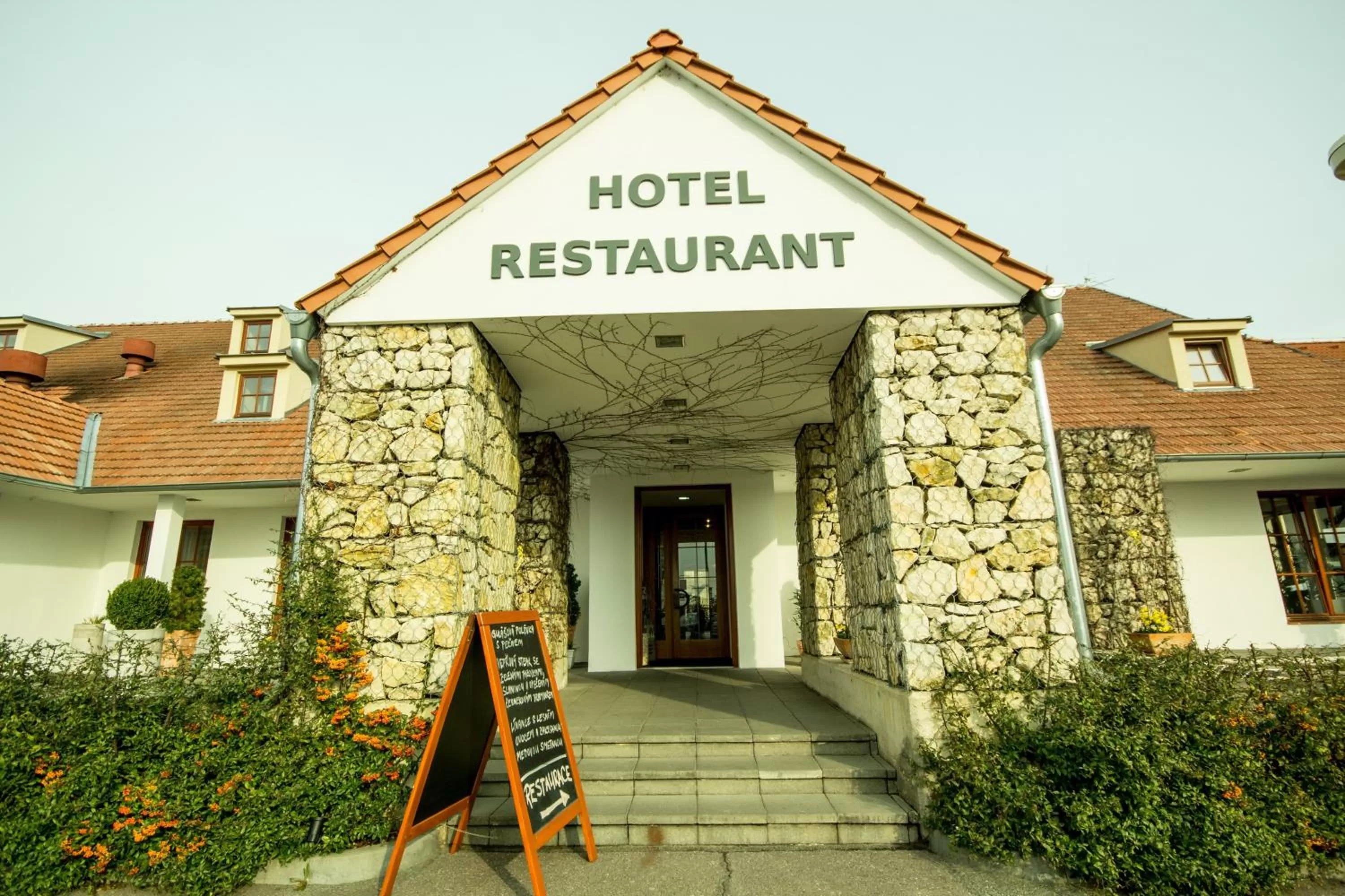 Facade/entrance, Property Building in Hotel Maroli Mikulov