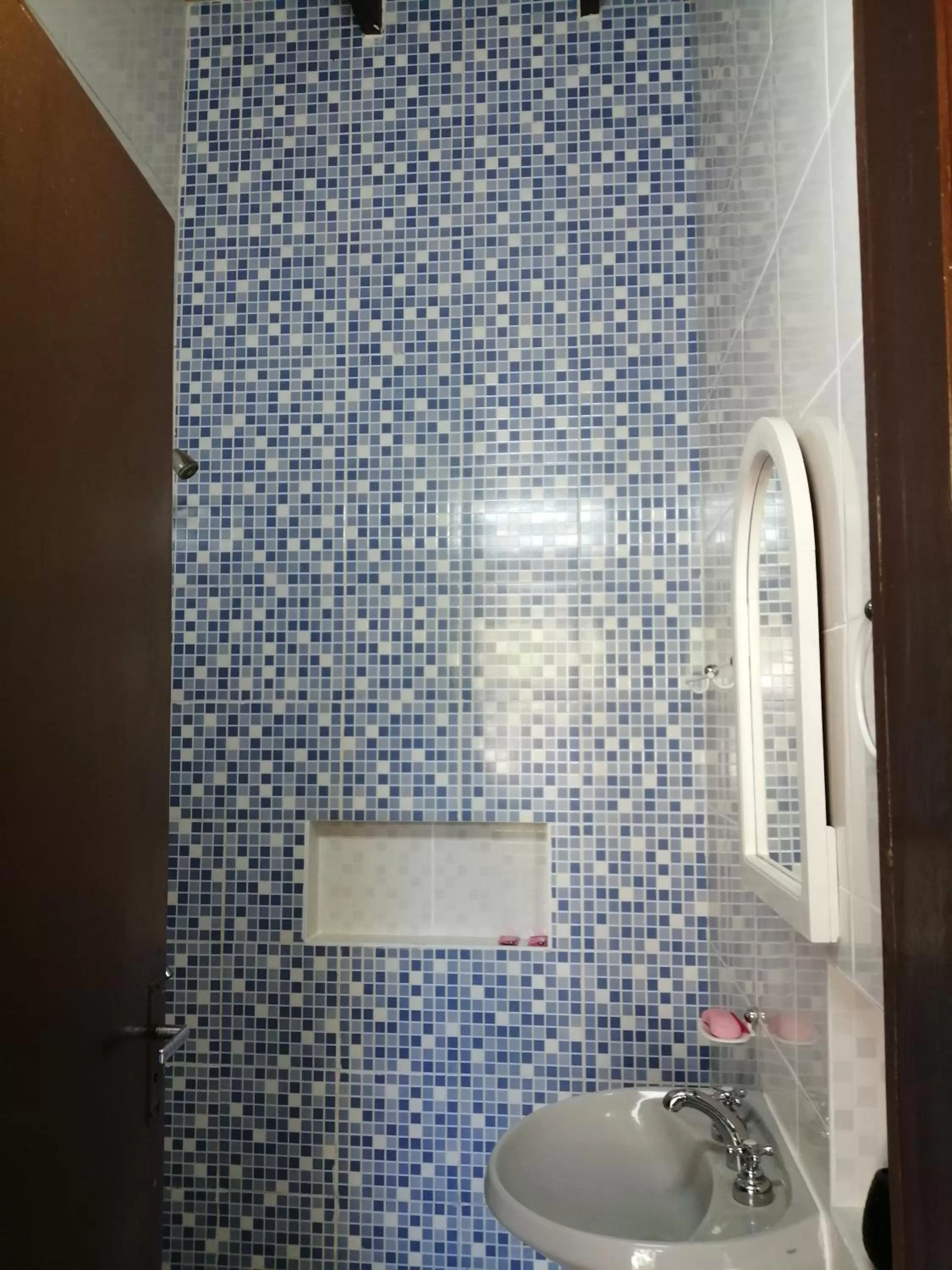 Bathroom in Granados B&B