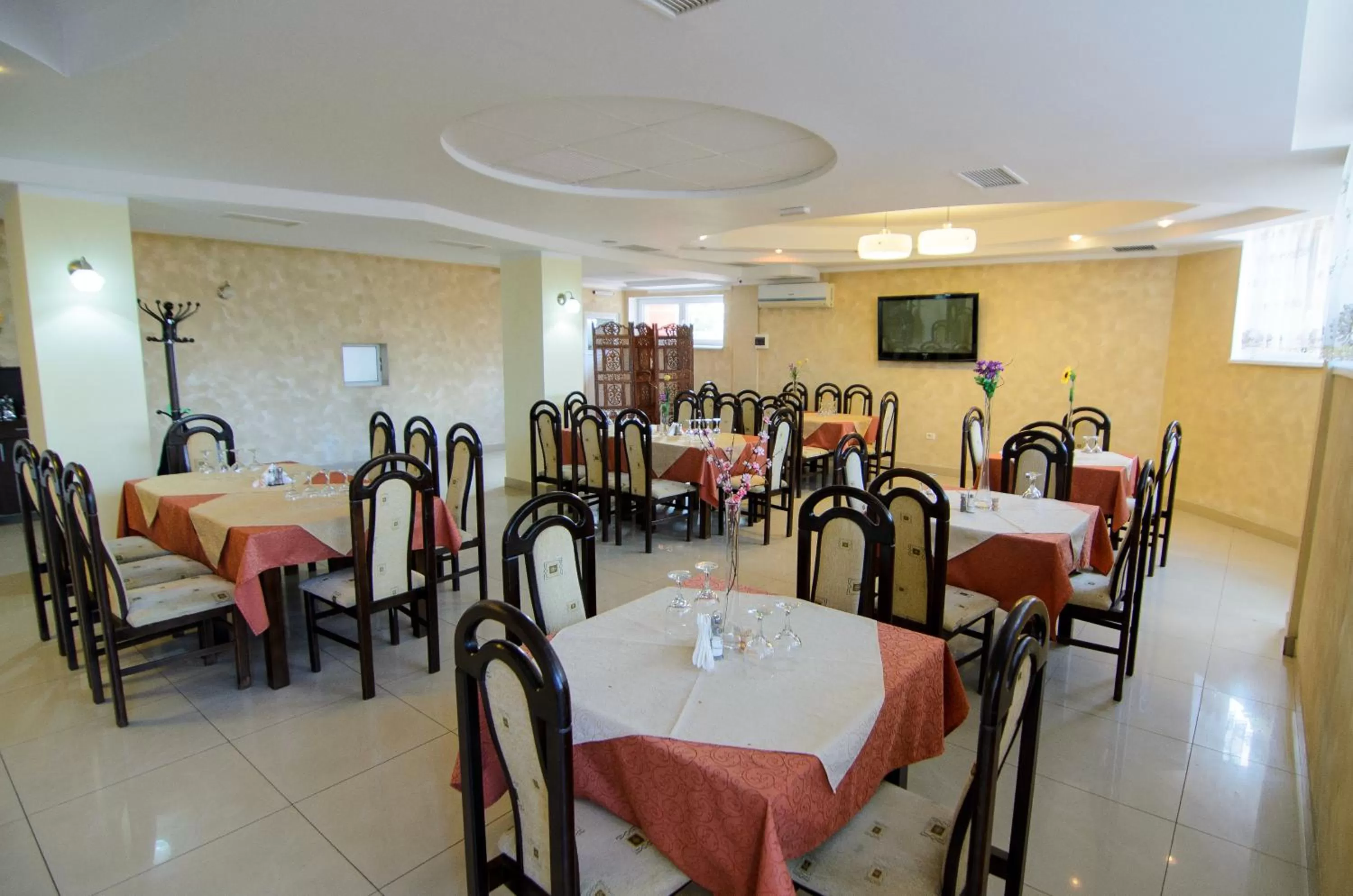 Restaurant/Places to Eat in Hotel FAN Sebes
