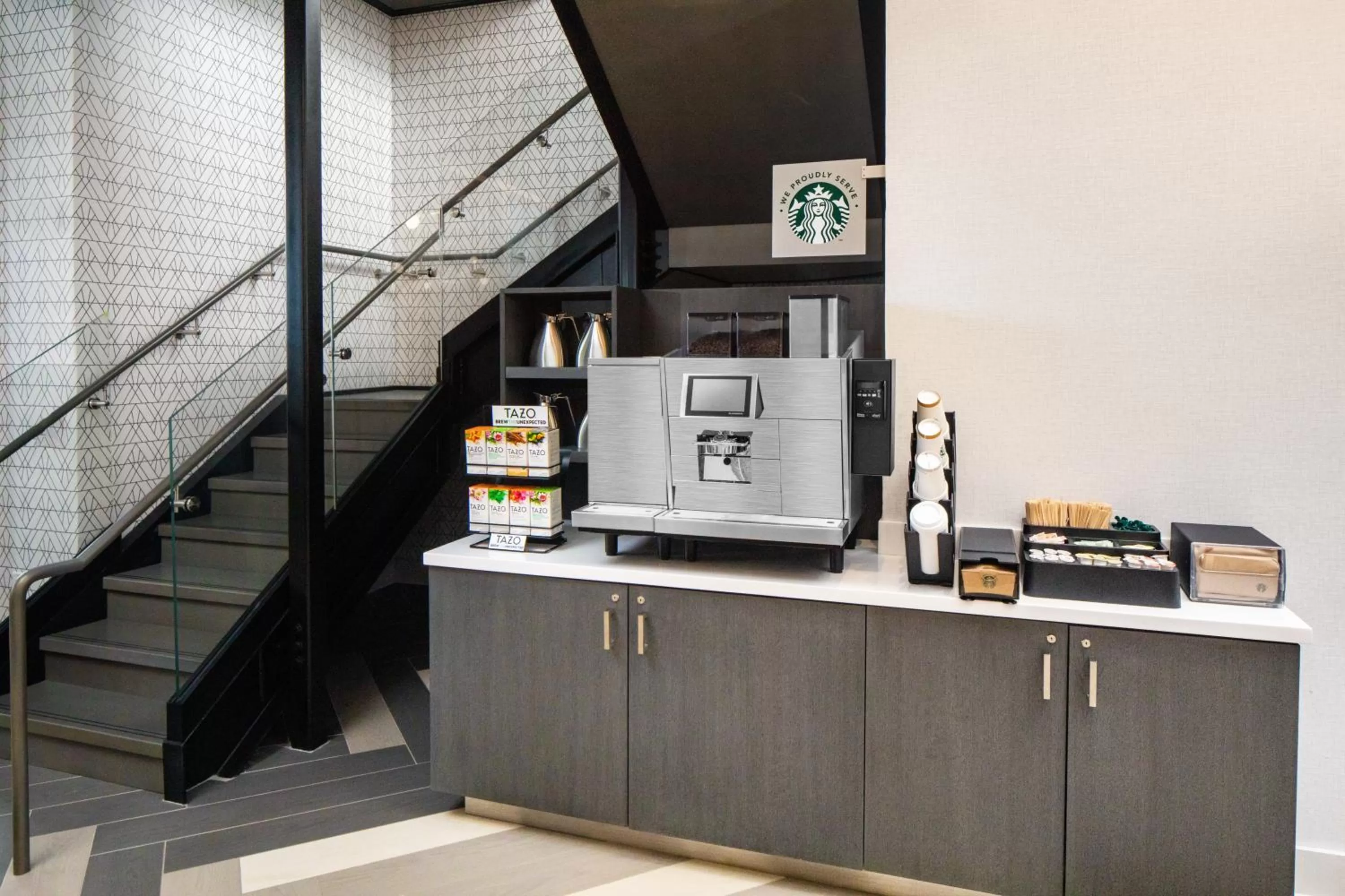 Coffee/tea facilities in Hyatt Place New York Chelsea