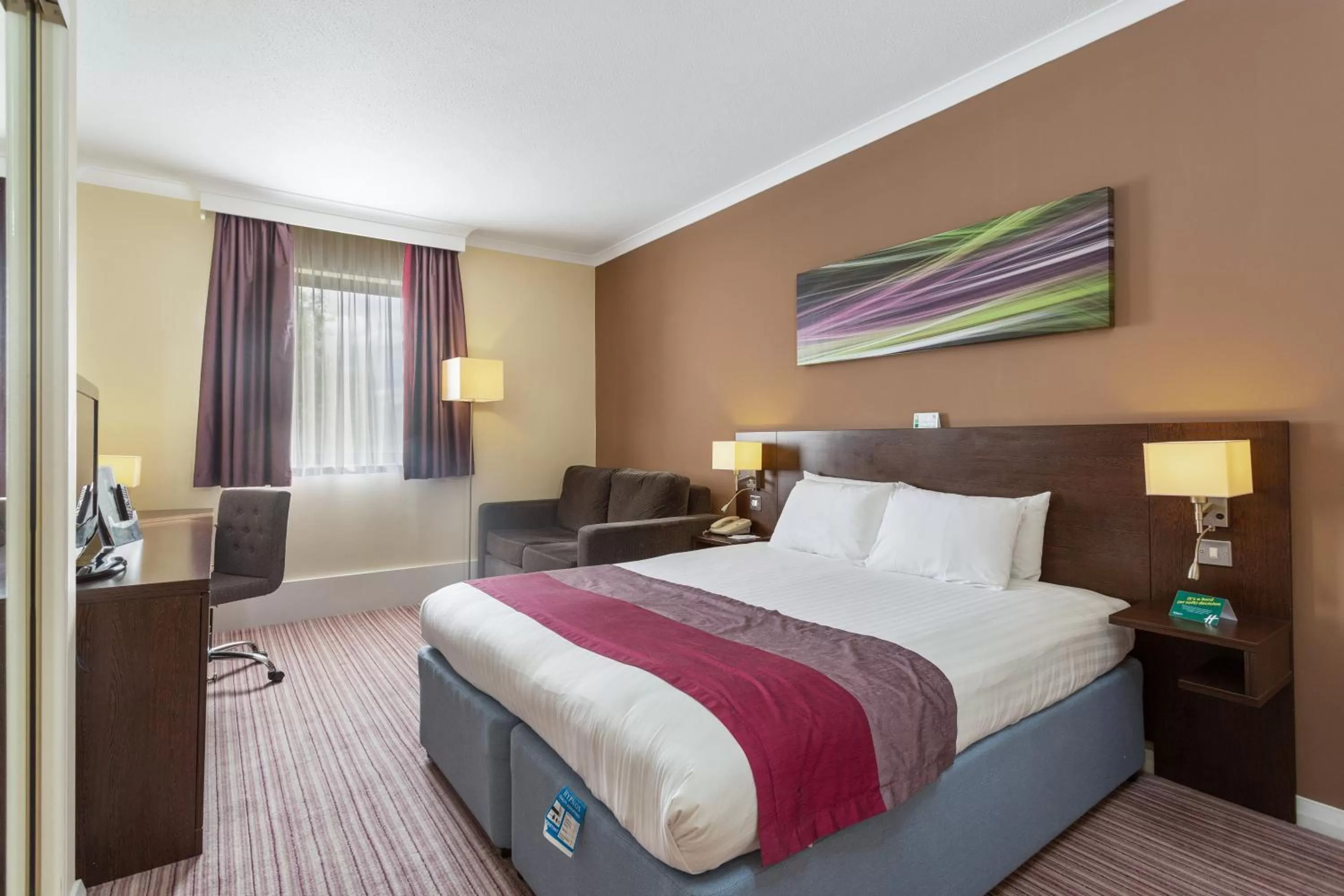 Bed in Holiday Inn Leamington Spa - Warwick by IHG