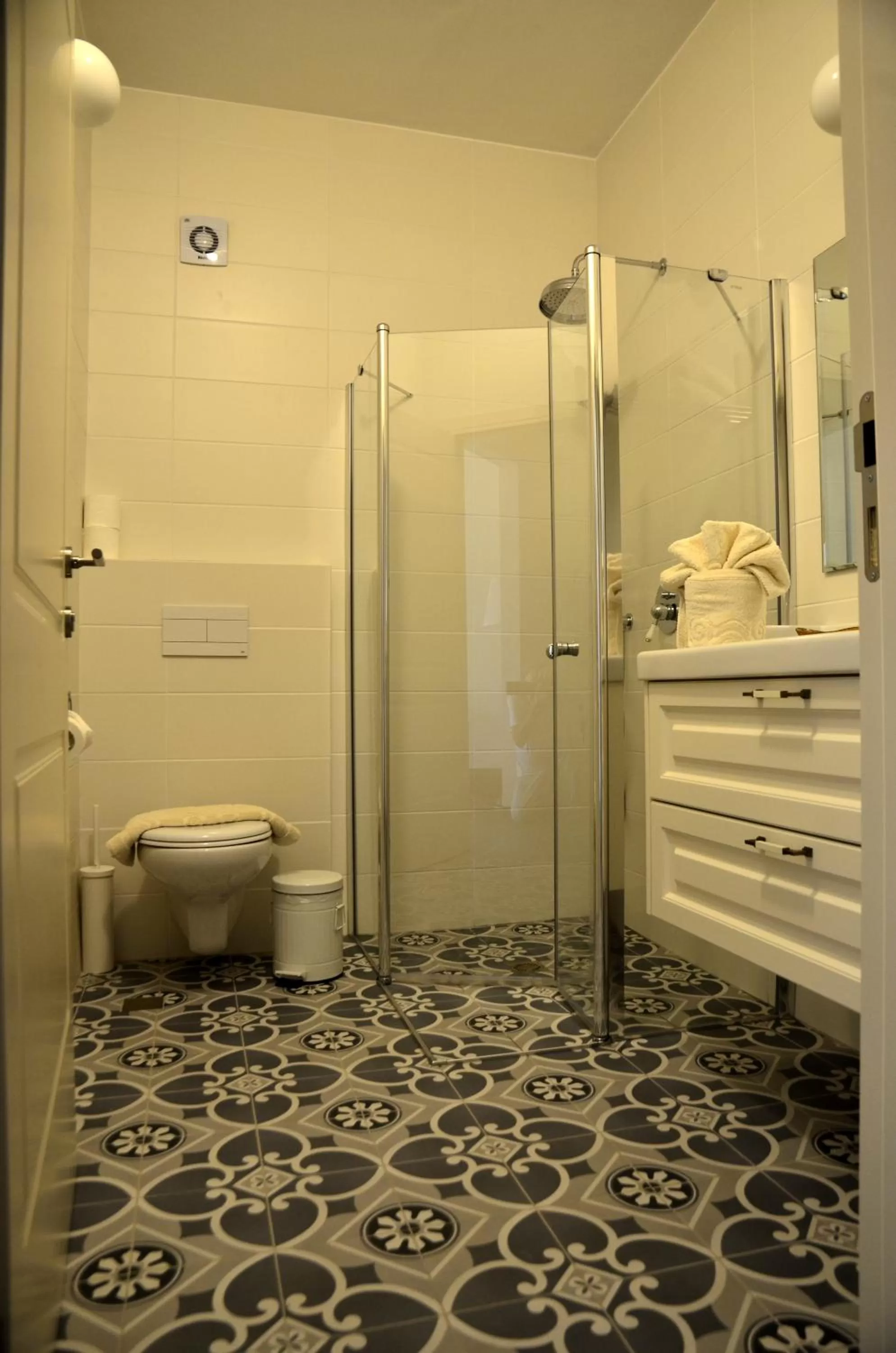 Shower, Bathroom in HaBaronit