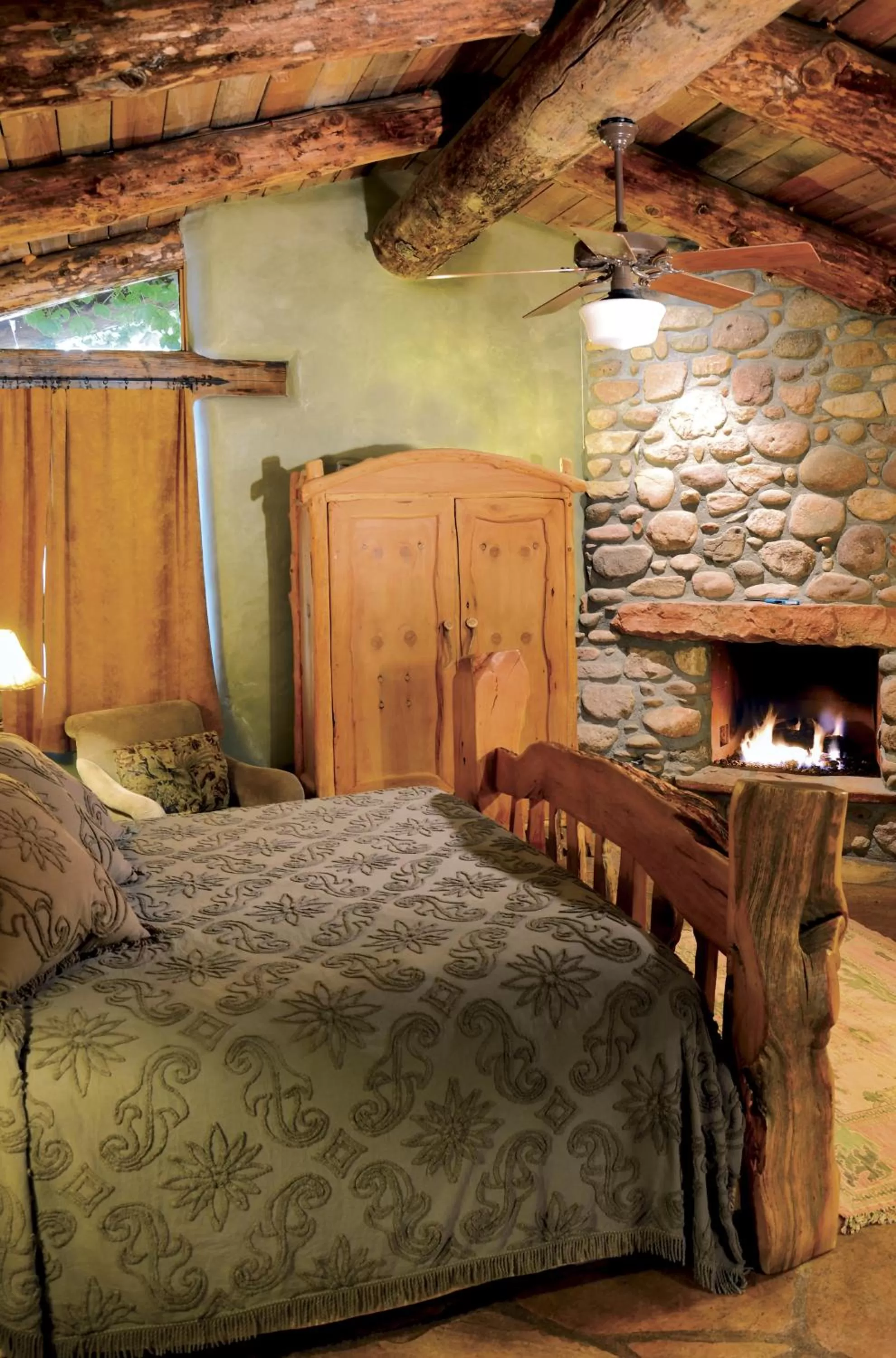 Bed in El Portal Sedona Hotel