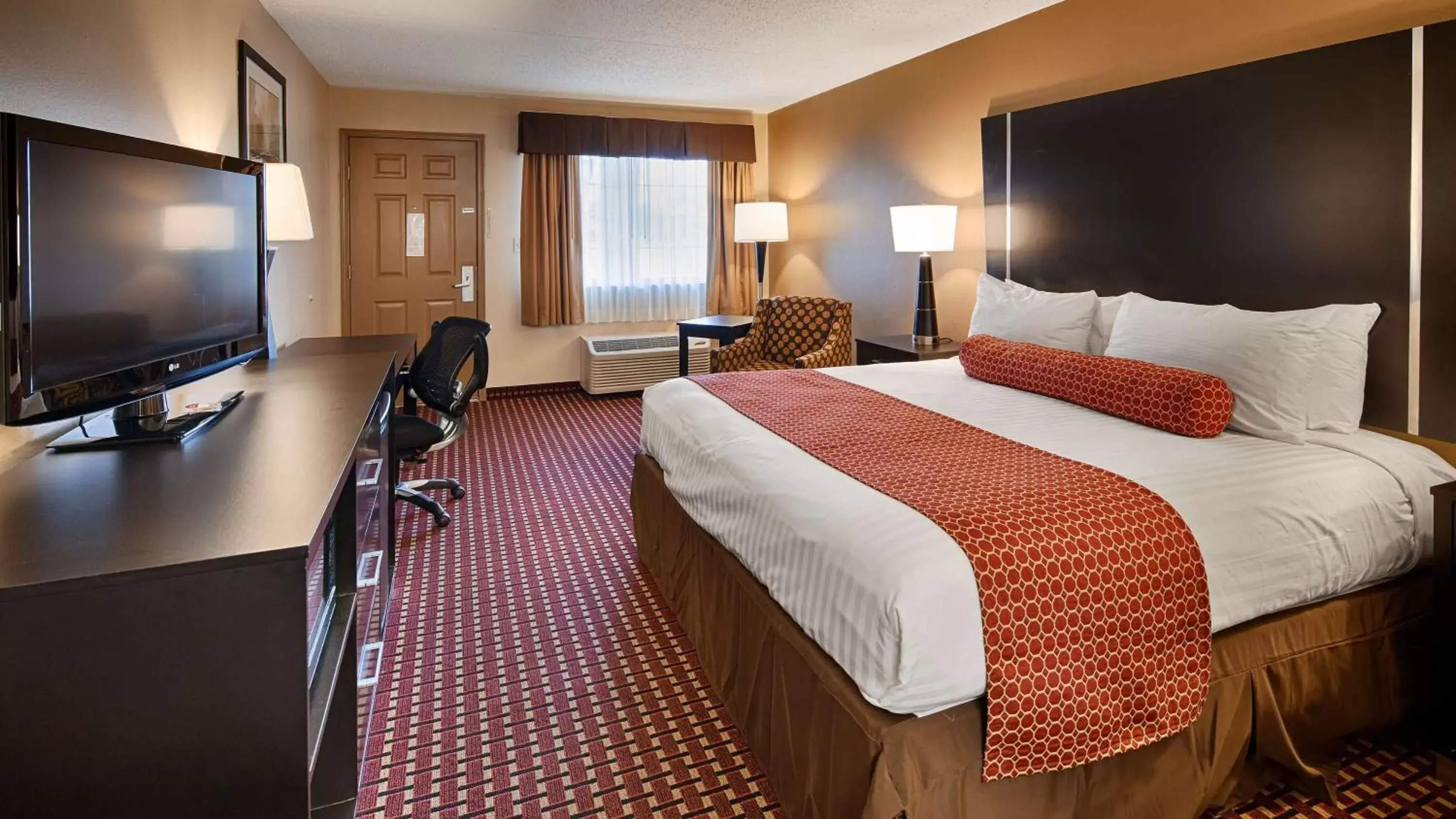King Room with Roll-in Shower - Disability Access/Non-Smoking in Best Western Van Buren Inn King Room with Roll-in Shower - Disability Access/Non-Smoking in Best Western Van Buren Inn